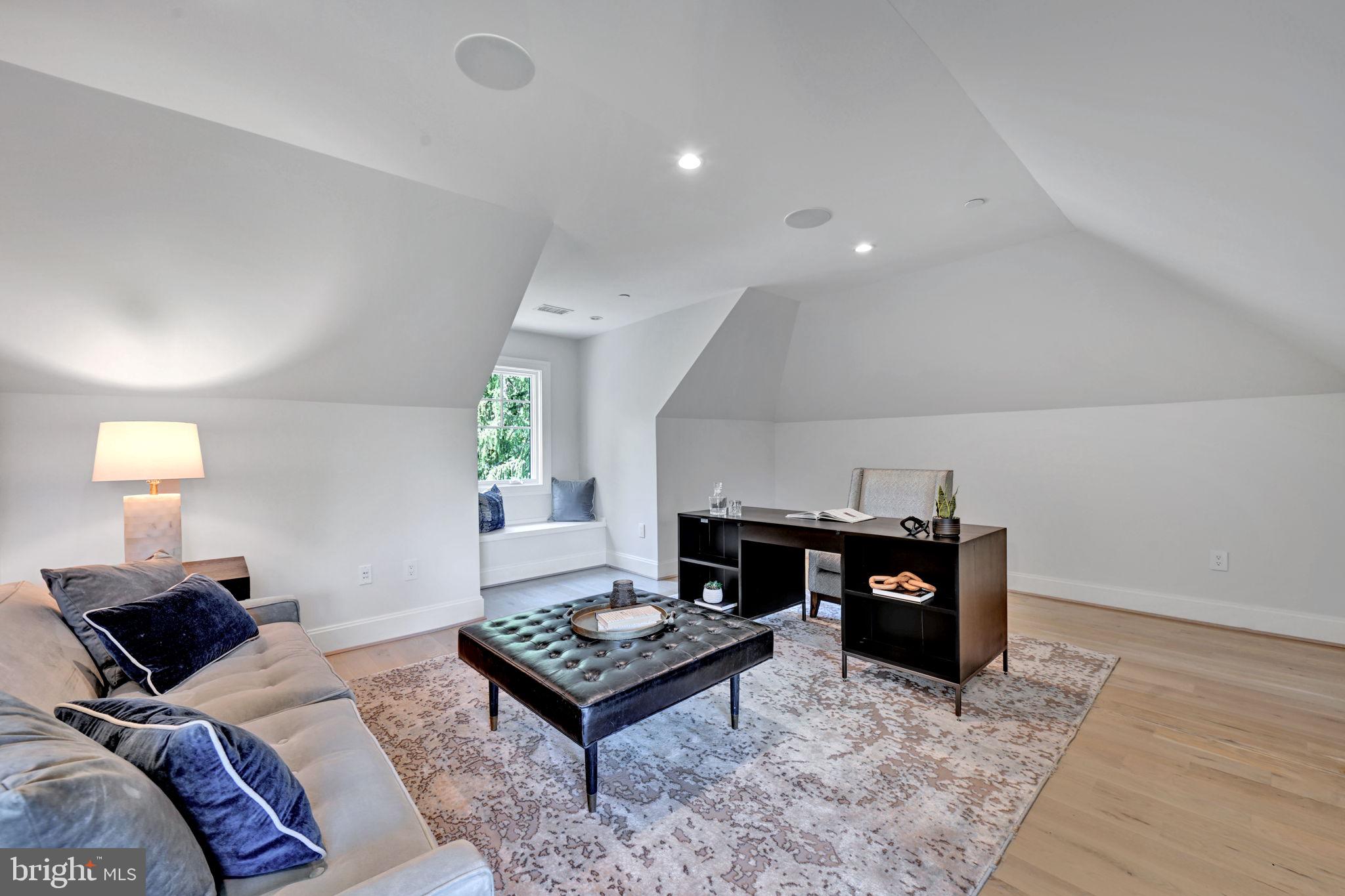 CHEVY CHASE - Residential