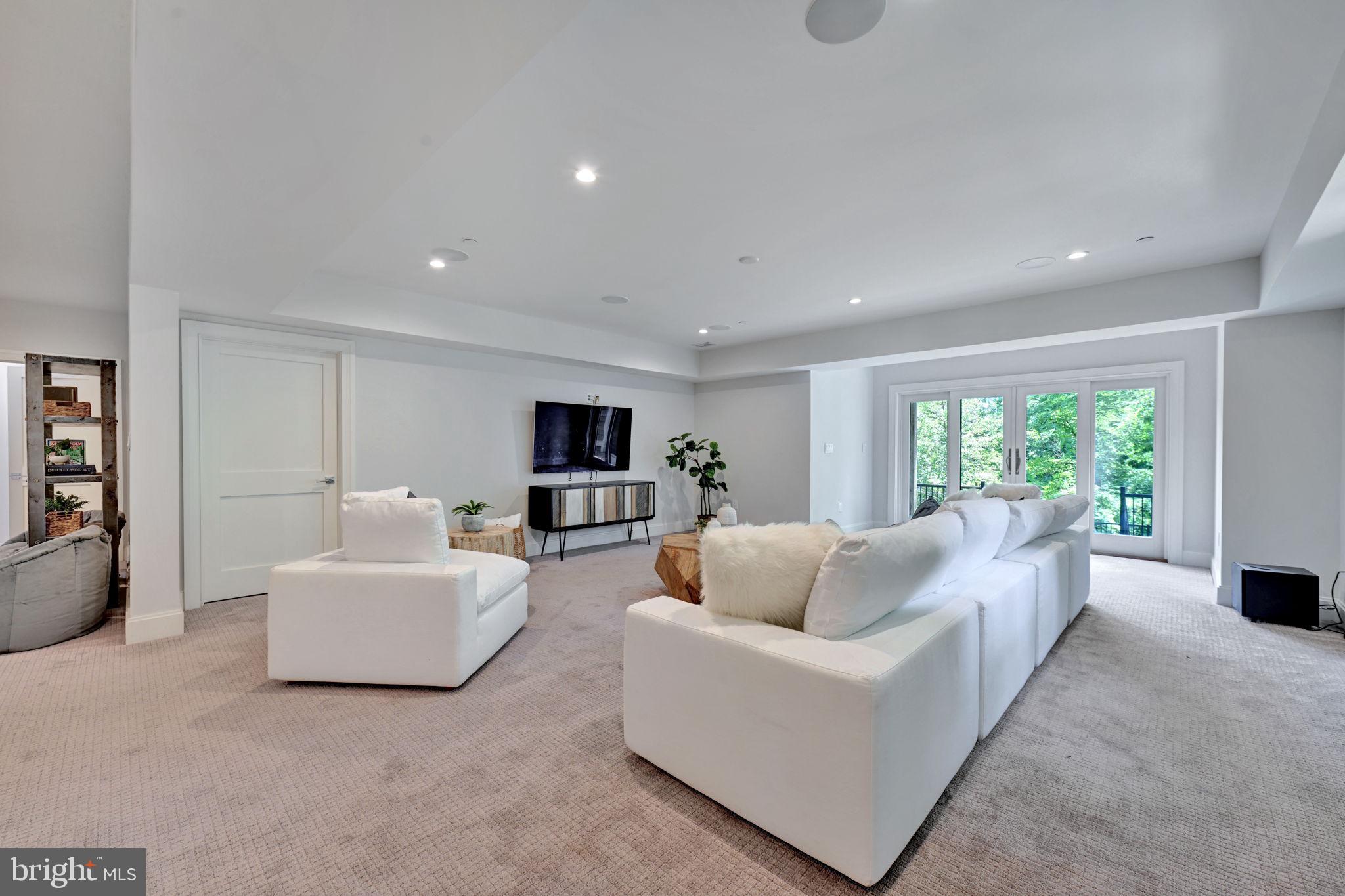 CHEVY CHASE - Residential