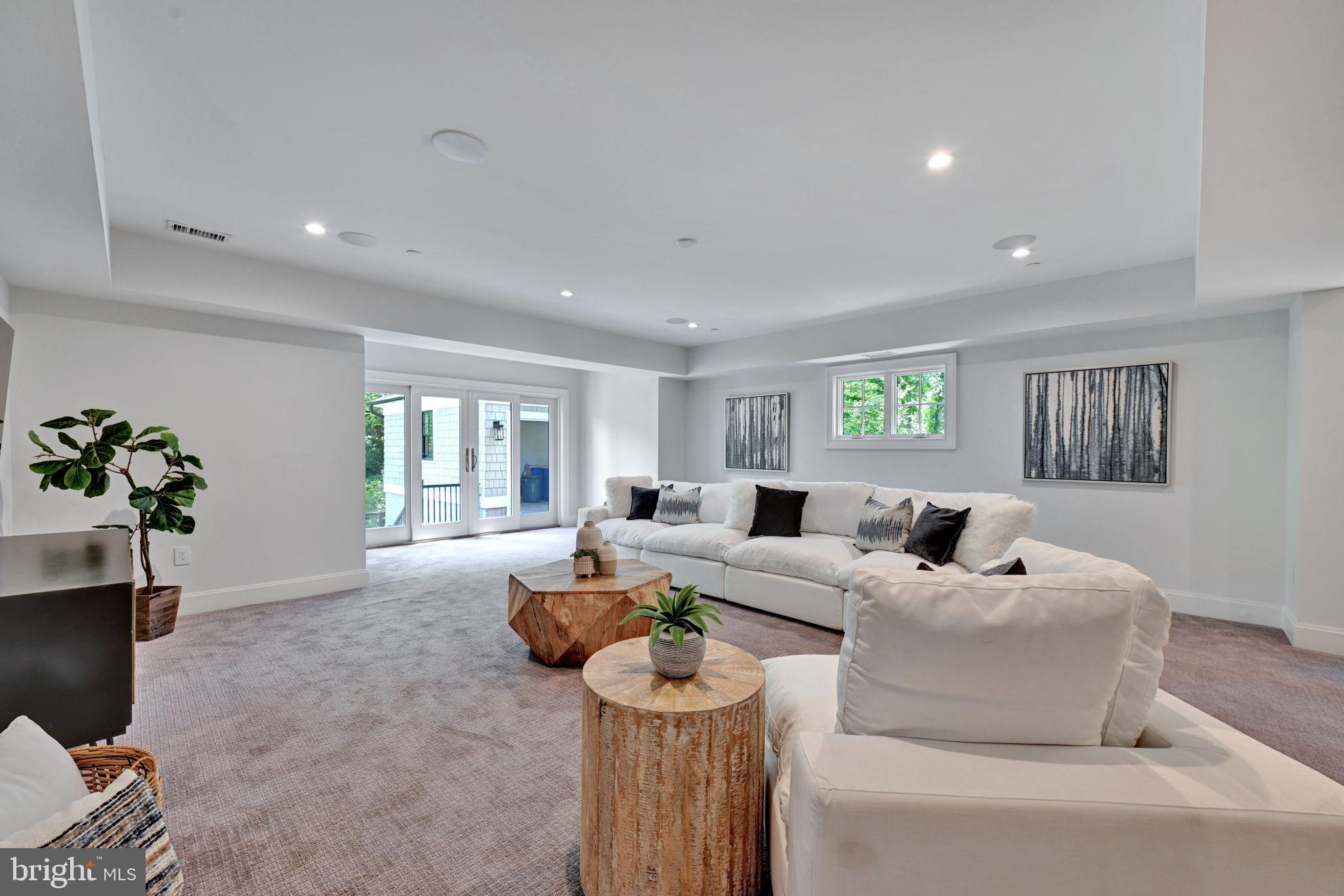 CHEVY CHASE - Residential