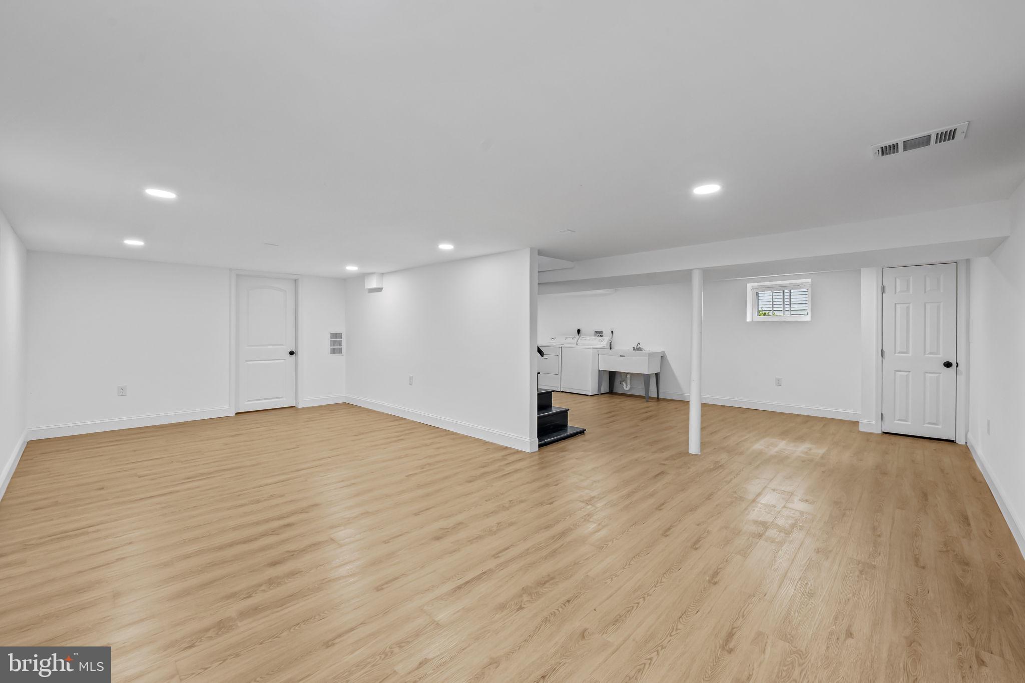 LINWOOD - Residential