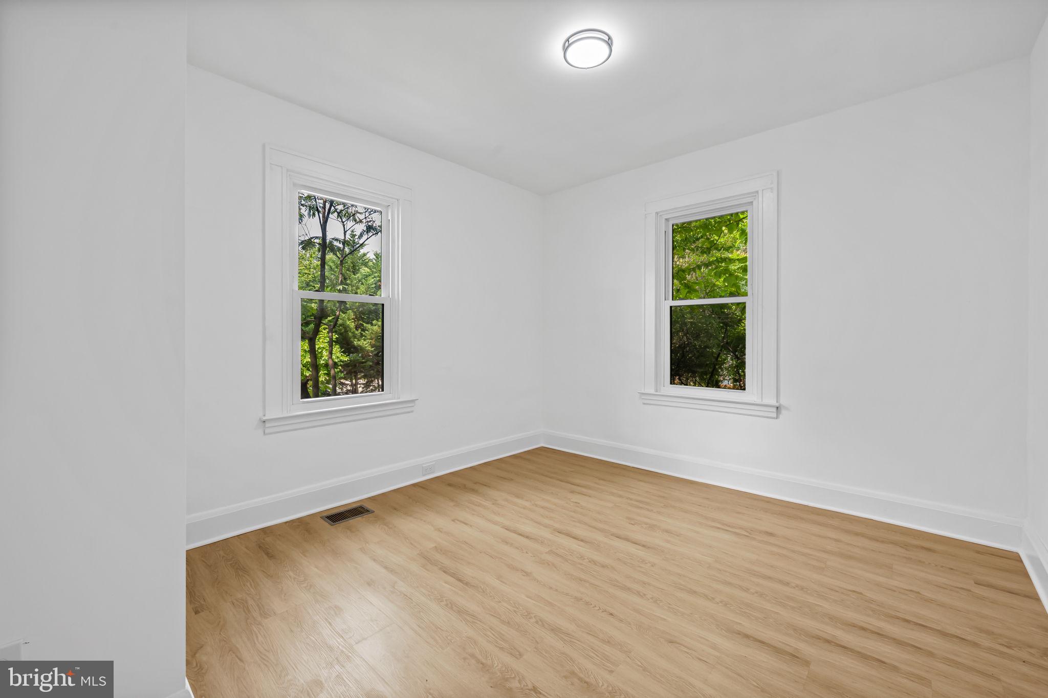 LINWOOD - Residential