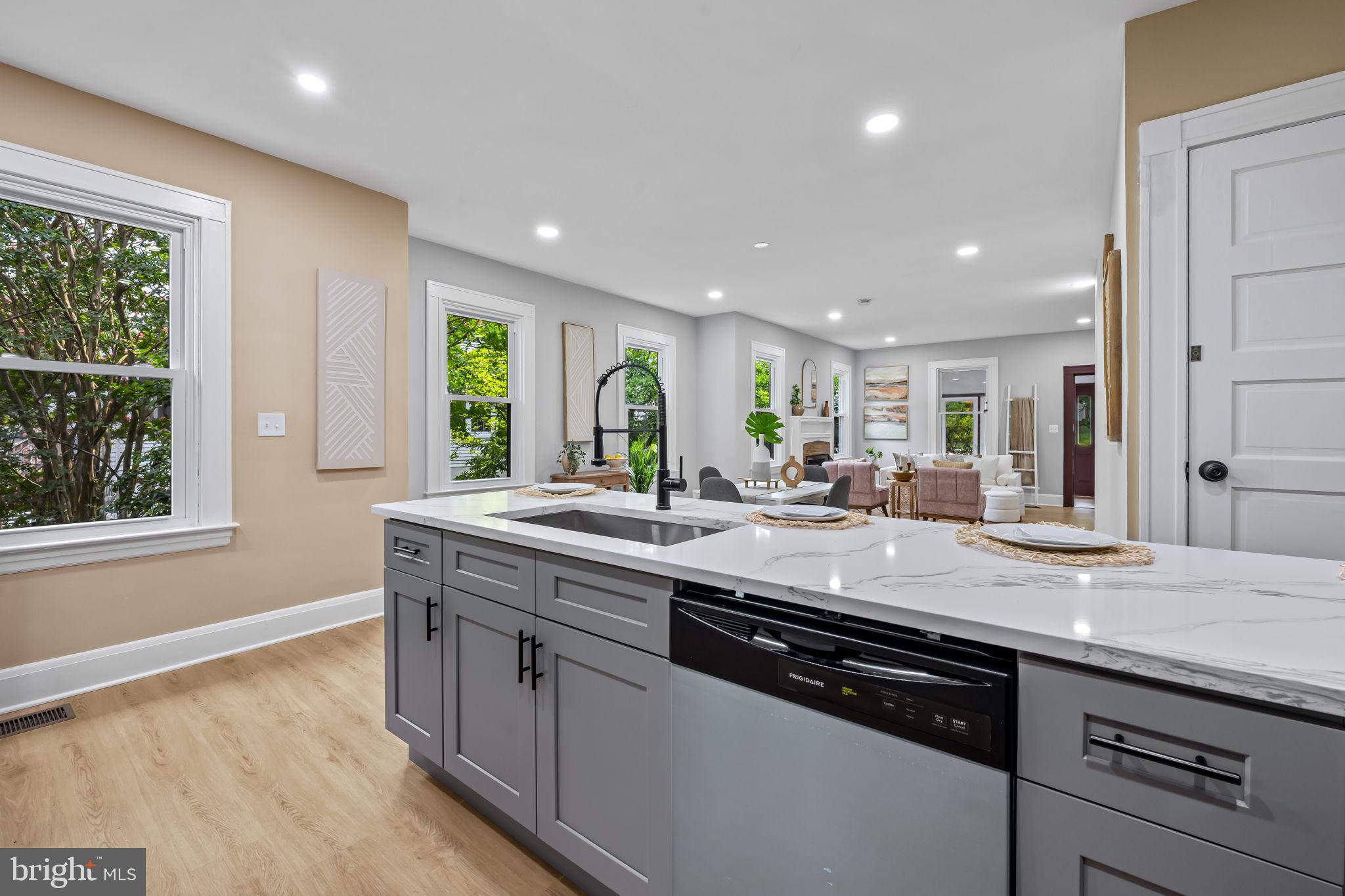 LINWOOD - Residential