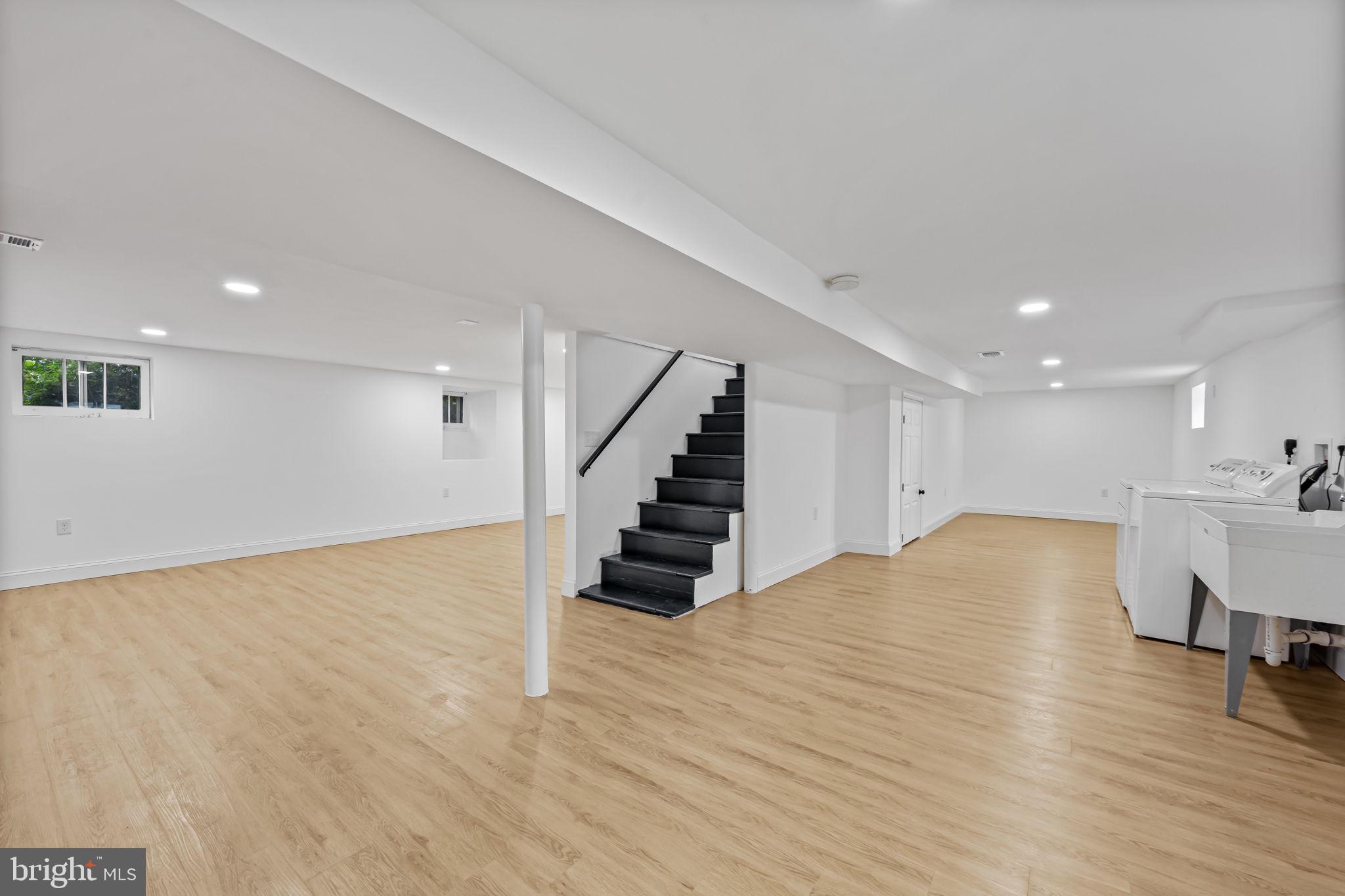 LINWOOD - Residential