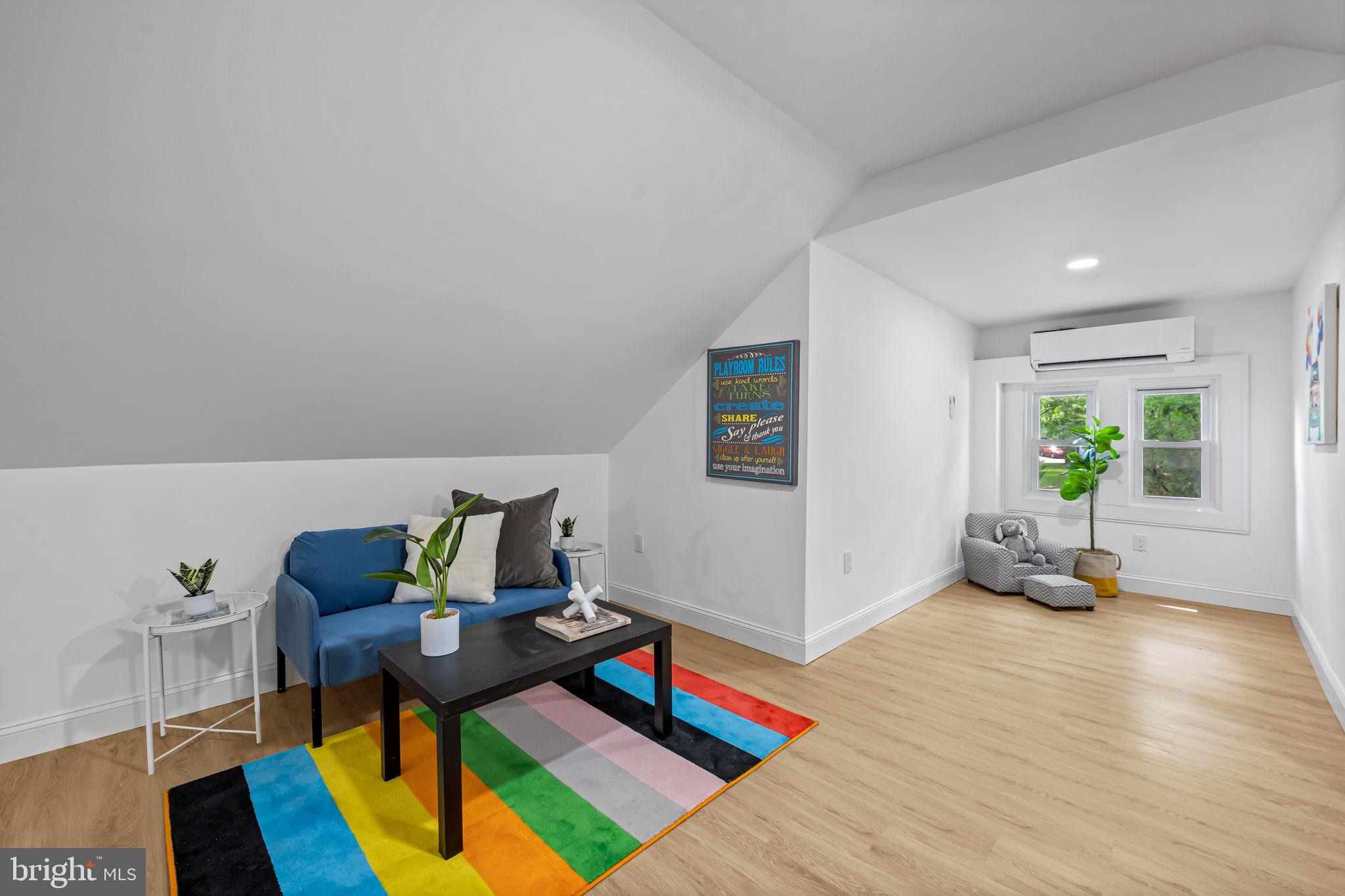 LINWOOD - Residential