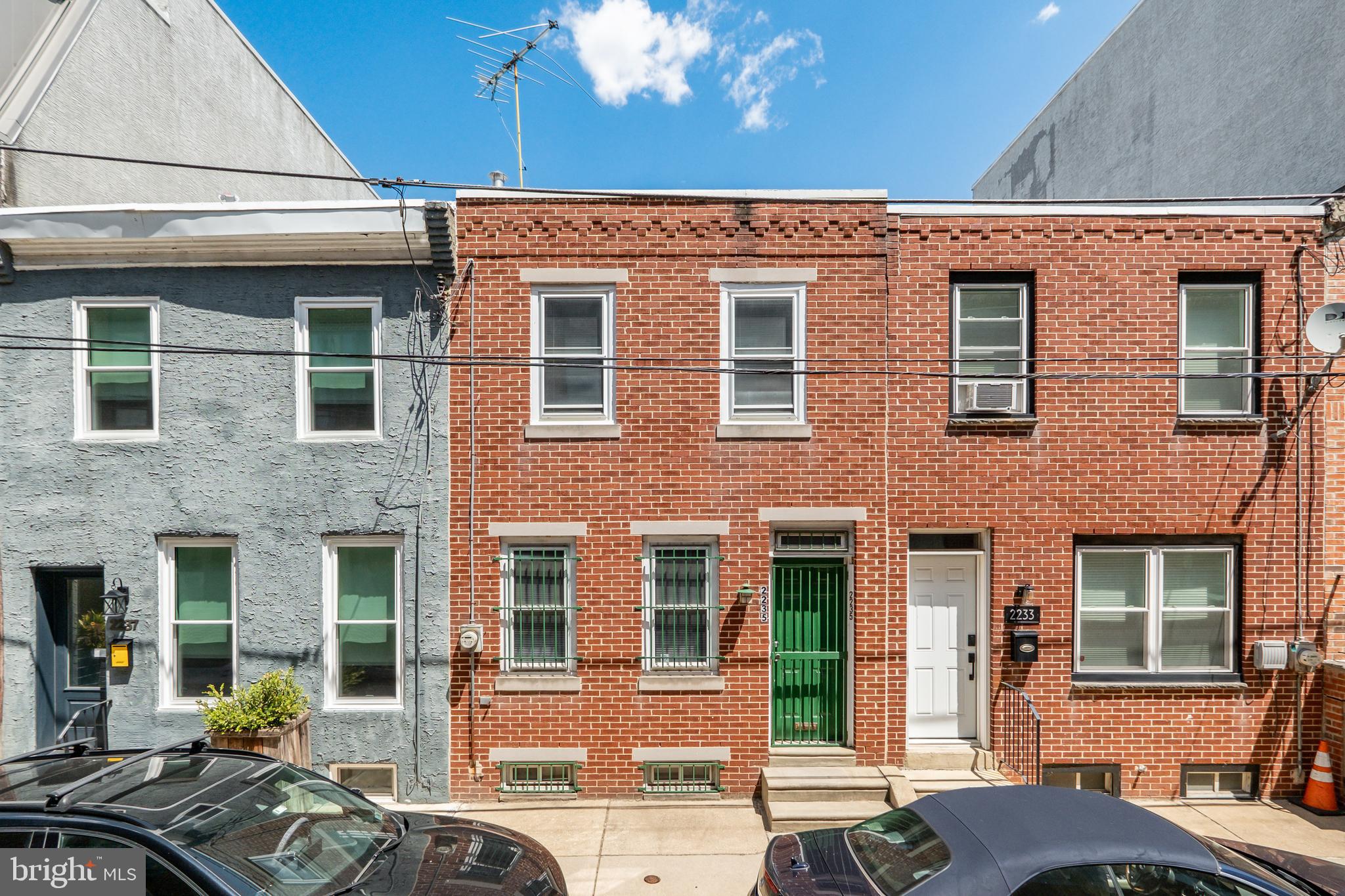 GRADUATE HOSPITAL GEM! 2 Bedrooms, 1 bathroom, freshly pained and ready for its new owner. Full basement perfect for storage or a dig-down opportunity to add more bedrooms/bathrooms. The new owner should consider adding an extension to the roof to double the value of the property. New construction all along the street.