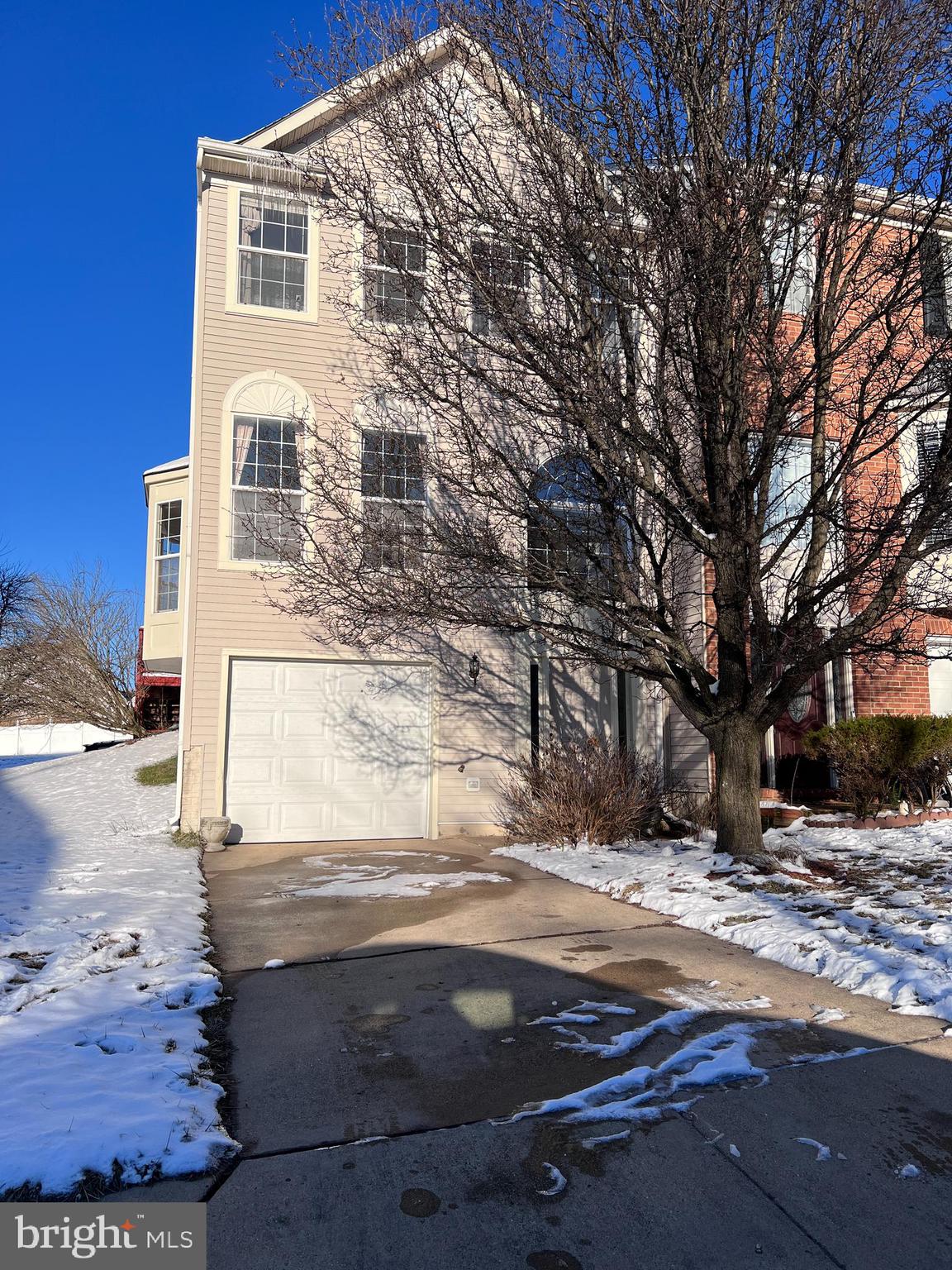 Ready to move now!! Welcome to the charming town of Maple Grove, where idyllic suburban living meets modern convenience. Nestled in a family-friendly community, this town boasts a beautiful three-bedroom, two-and-a-half-bathroom end unit available for rent. The residence features a spacious one-car garage, providing both security and convenience.

As you step into this well-appointed home, you'll be greeted by a warm and inviting atmosphere. The open floor plan seamlessly connects the living, dining, and kitchen areas, creating a perfect space for both entertaining and daily living. The kitchen is equipped with modern appliances and ample counter space, making it a joy for home cooks and food enthusiasts.

Upstairs, you'll find three cozy bedrooms, offering a retreat for each member of the household. The master bedroom comes complete with an en-suite bathroom, providing a private oasis for relaxation. The additional bedrooms are well-lit and spacious, perfect for creating personalized havens.

With two and a half bathrooms, morning routines and evening rituals become a breeze, ensuring everyone has their own space and privacy. The convenience of a one-car garage adds an extra layer of comfort, protecting your vehicle from the elements and providing additional storage options.

Maple Grove's picturesque surroundings and friendly community make it an ideal place to call home. For those seeking a balanced lifestyle with access to nearby amenities, parks, and schools, this town offers the perfect blend of tranquility and convenience.

This end-unit rental is an opportunity to embrace the comforts of suburban living while enjoying the modern features of a well-maintained home. Don't miss the chance to make this your home sweet home.