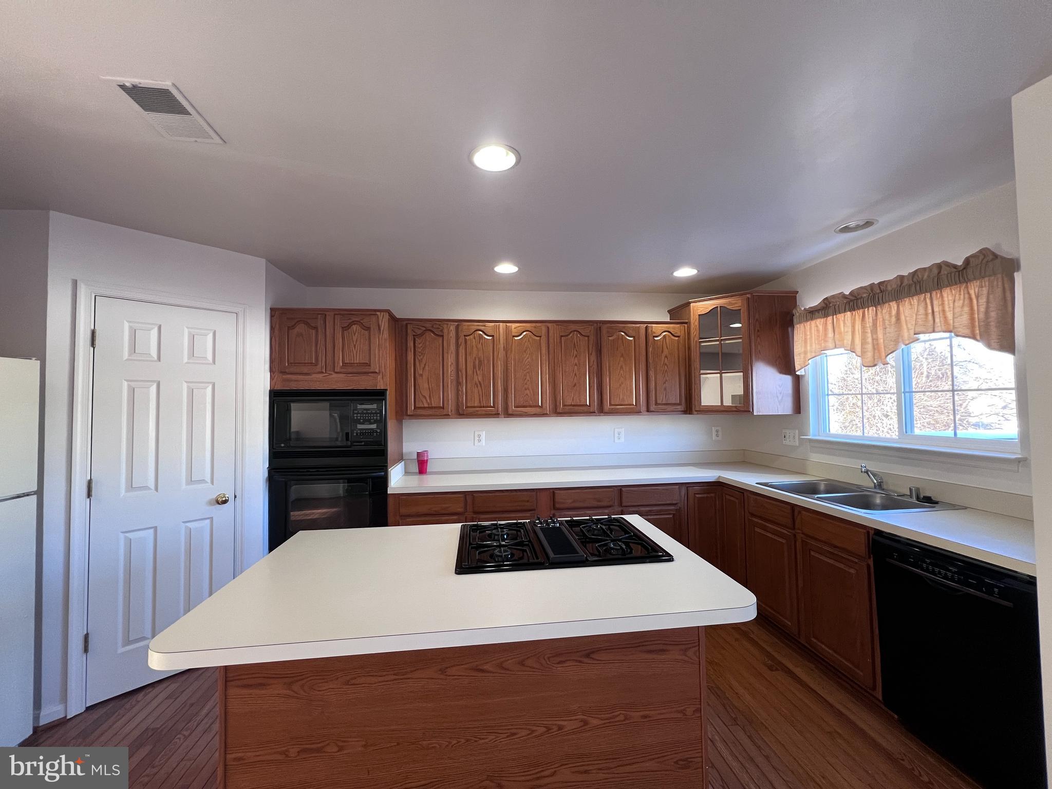 BELMONT STATION - Residential Lease
