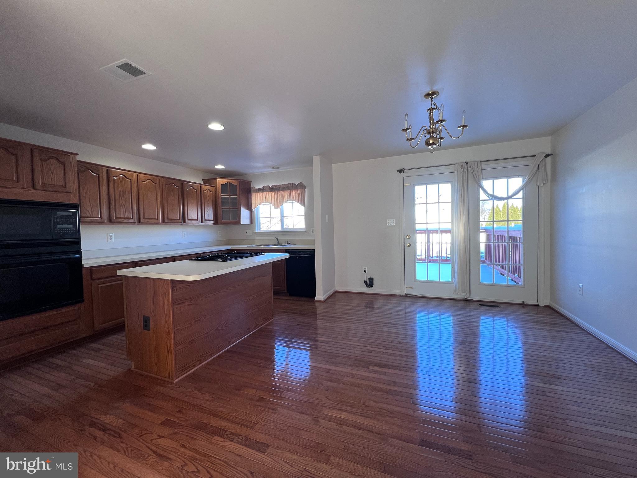 BELMONT STATION - Residential Lease