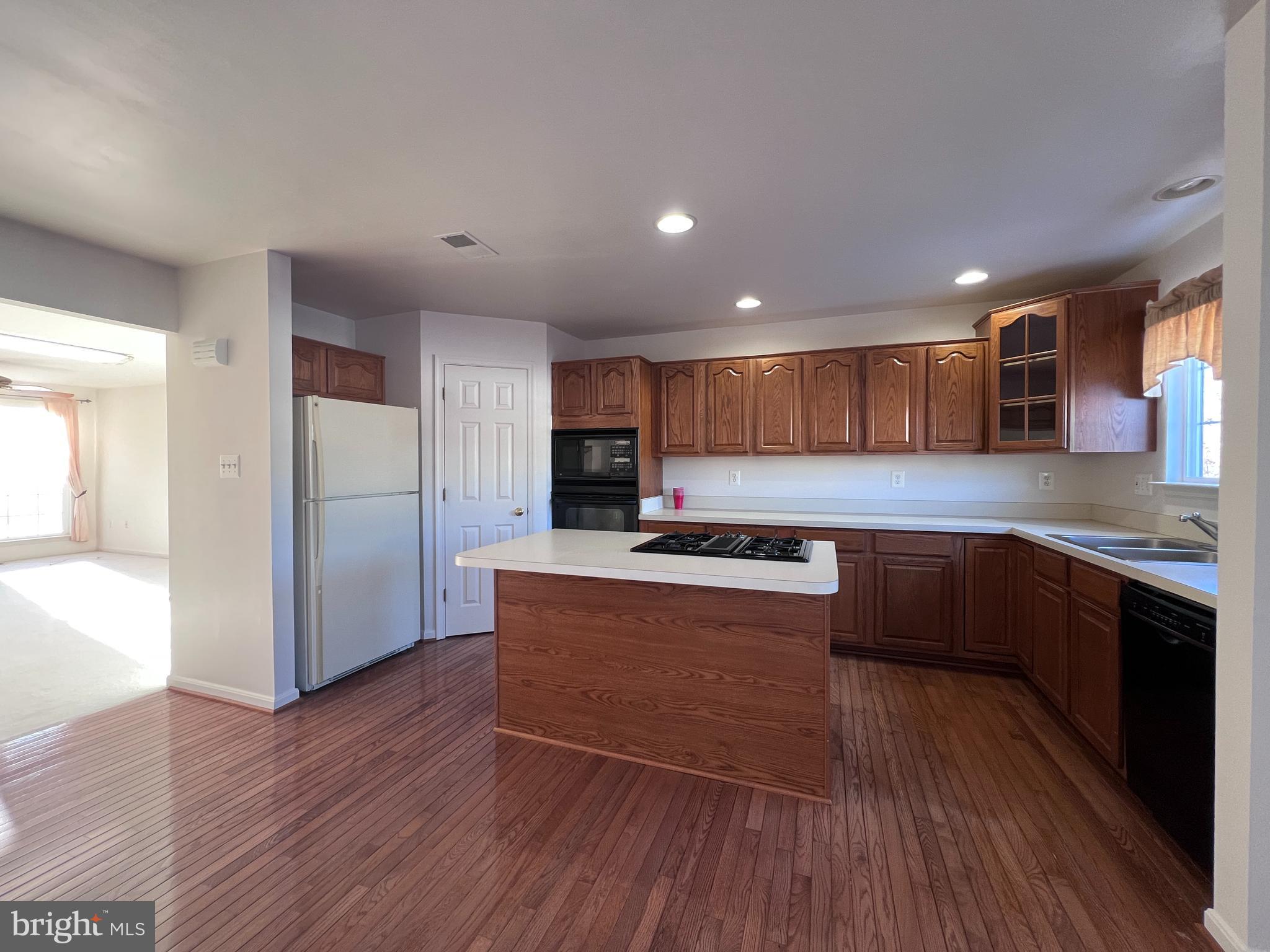BELMONT STATION - Residential Lease