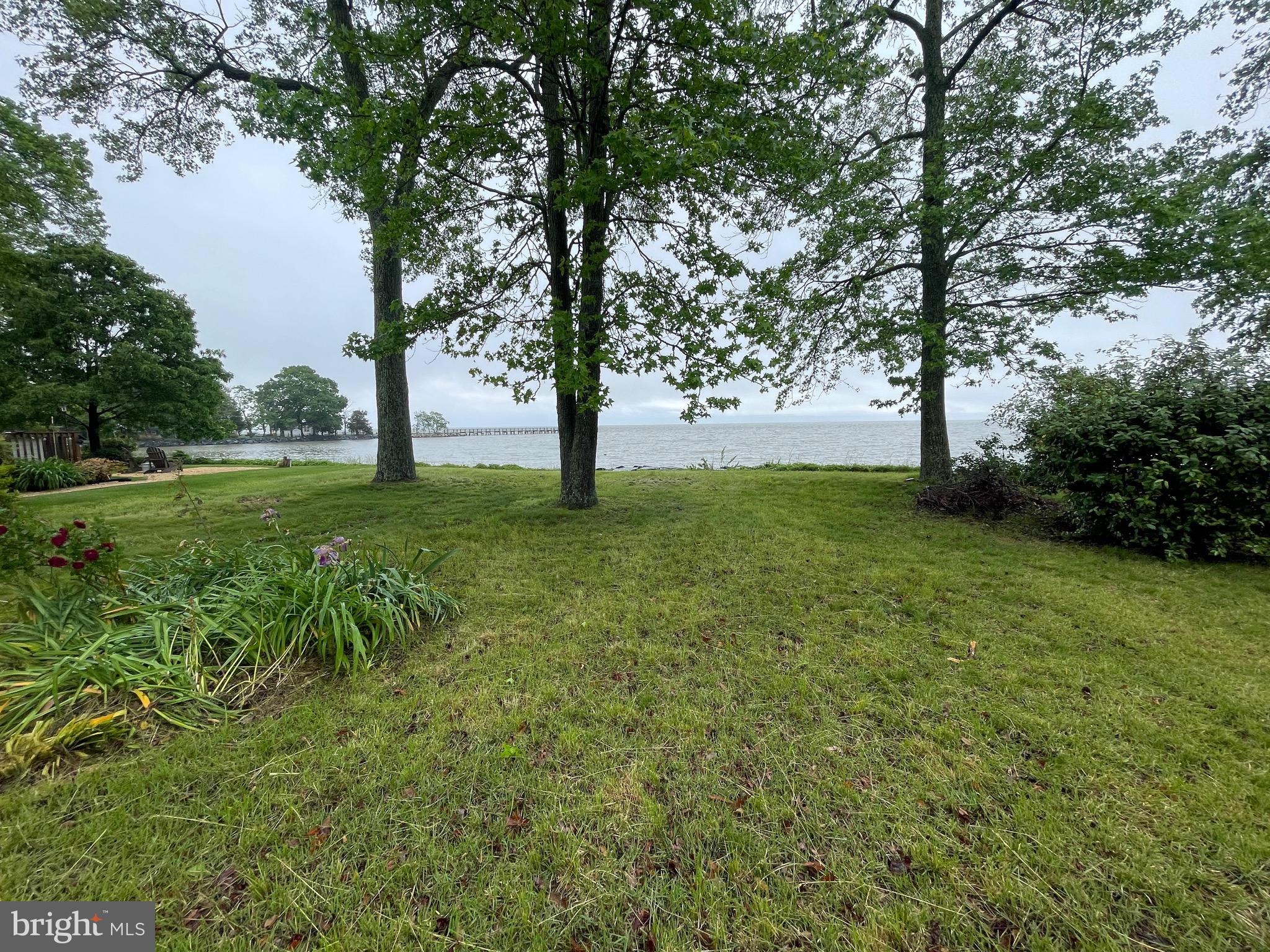 COLUMBIA BEACH - Land