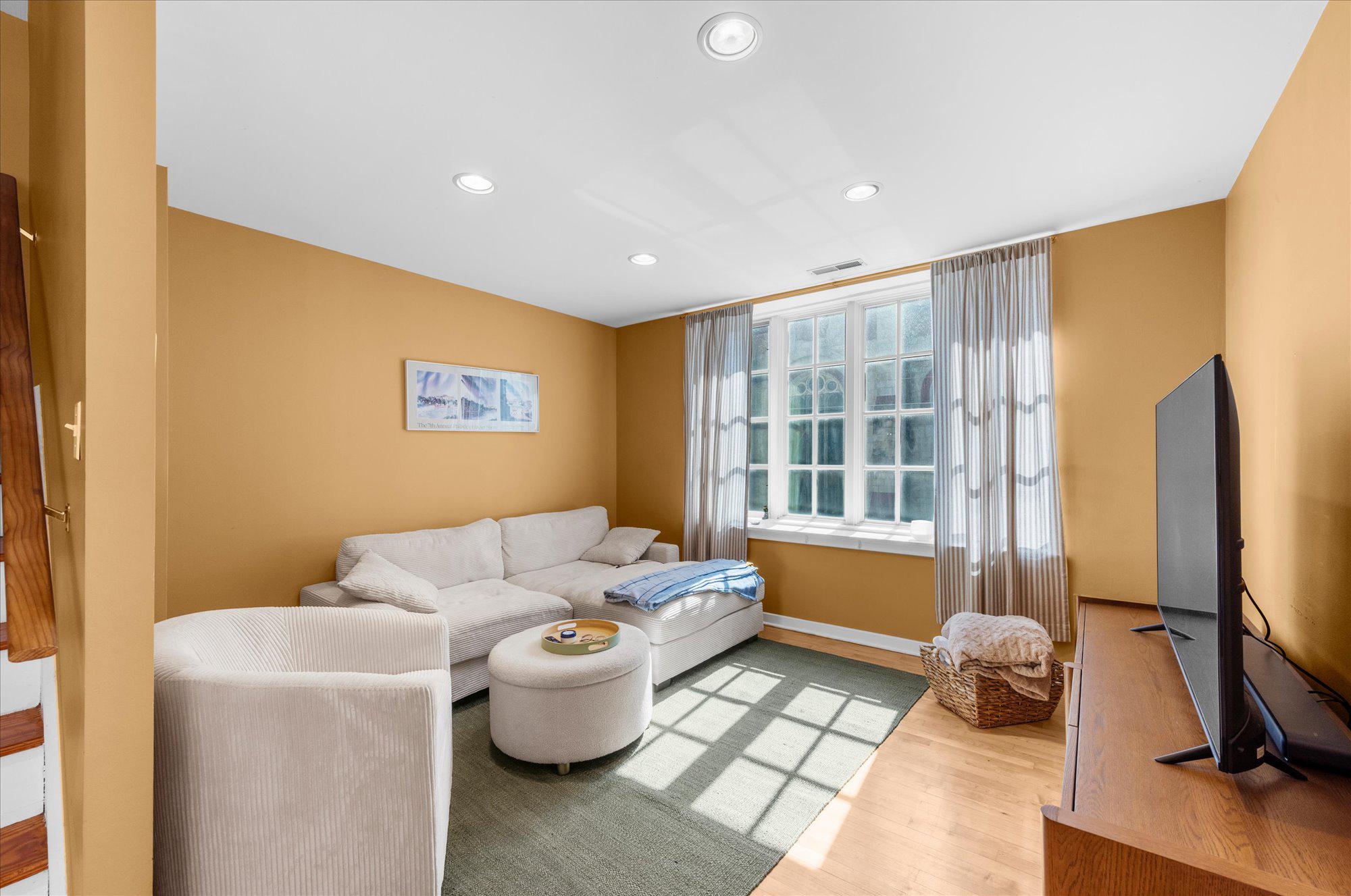 FAIRMOUNT - Residential