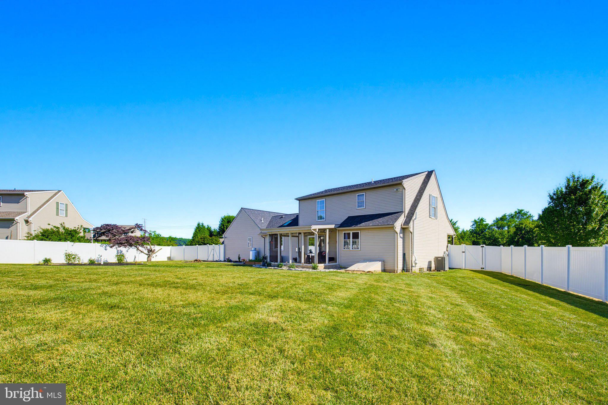 TANGLEWOOD MANOR N - Residential