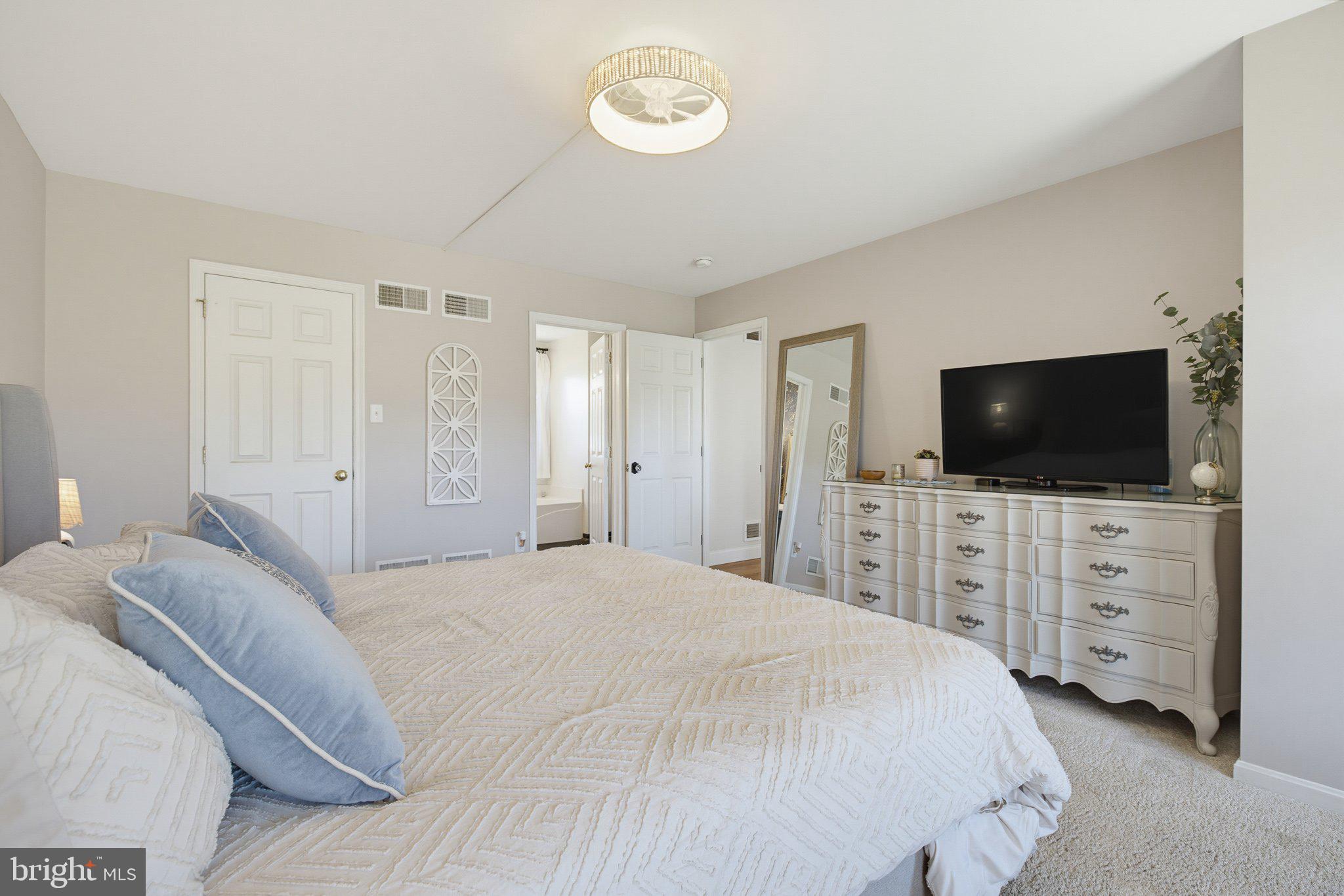 TANGLEWOOD MANOR N - Residential