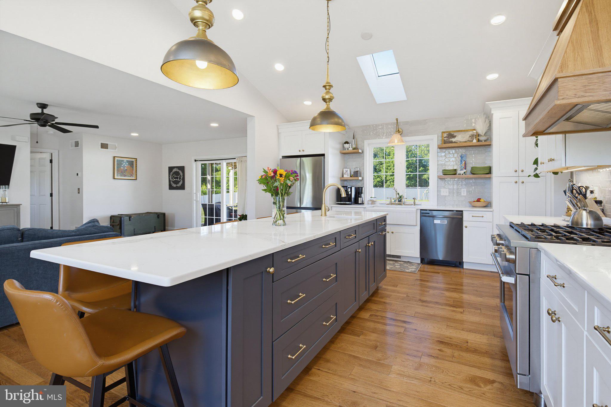 TANGLEWOOD MANOR N - Residential
