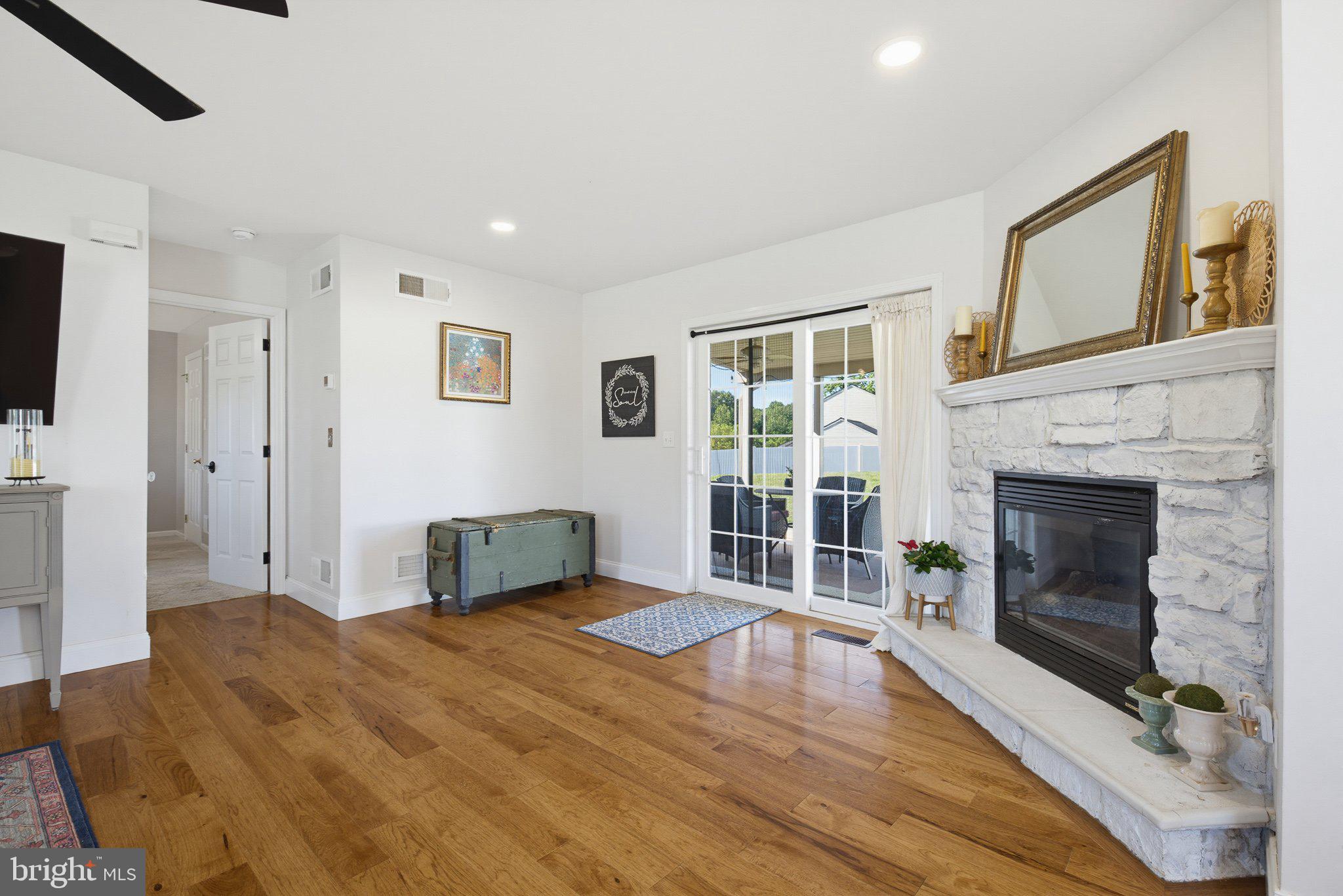 TANGLEWOOD MANOR N - Residential