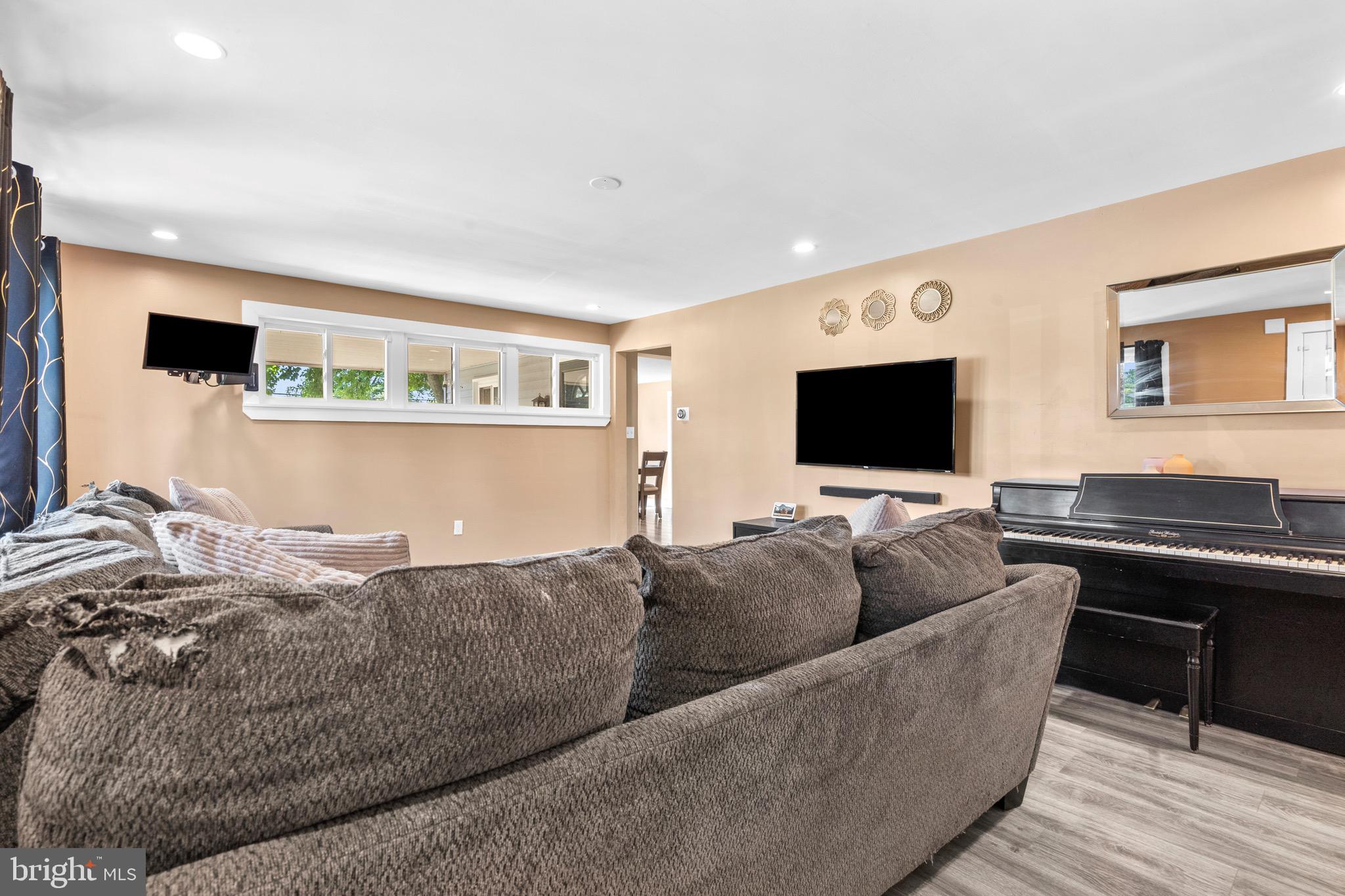 BRIDGEWATER FARMS - Residential