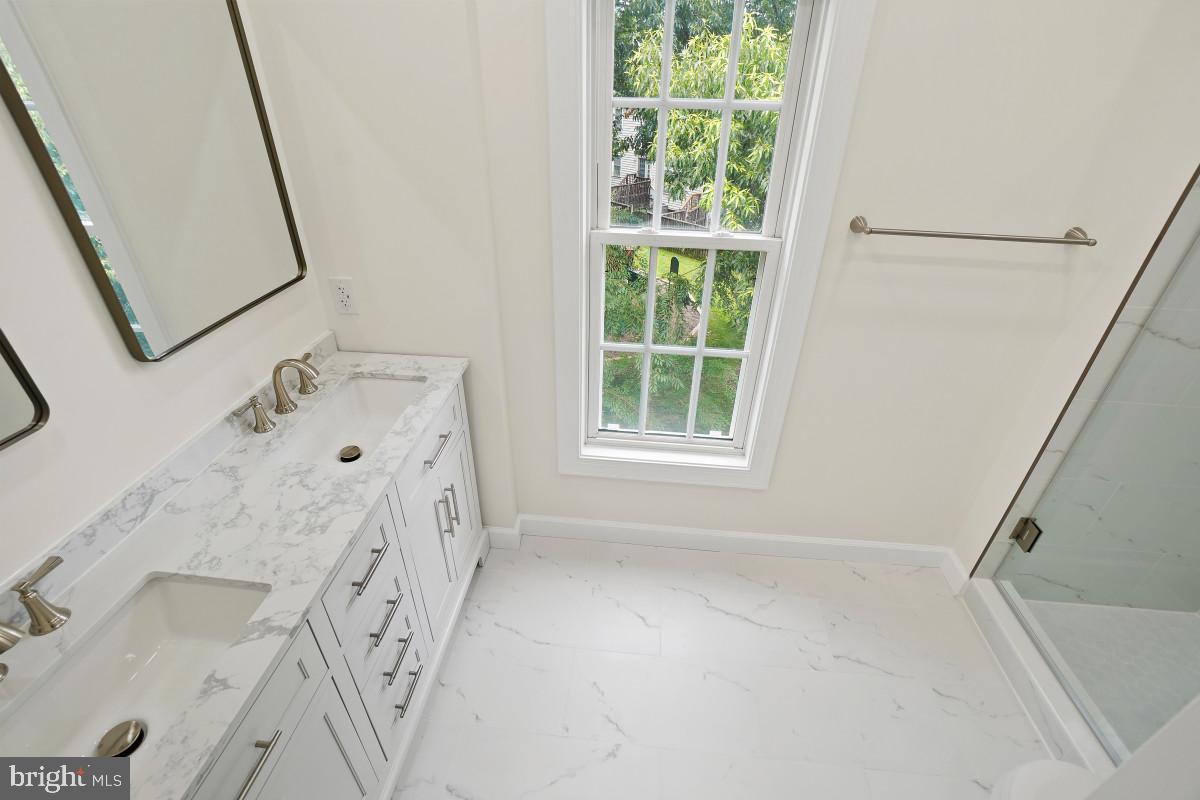 QUINCE ORCHARD PARK - Residential