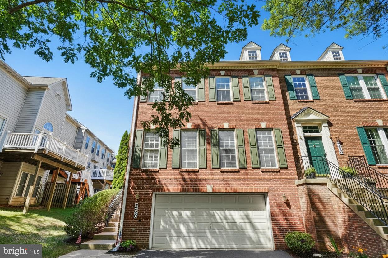 QUINCE ORCHARD PARK - Residential