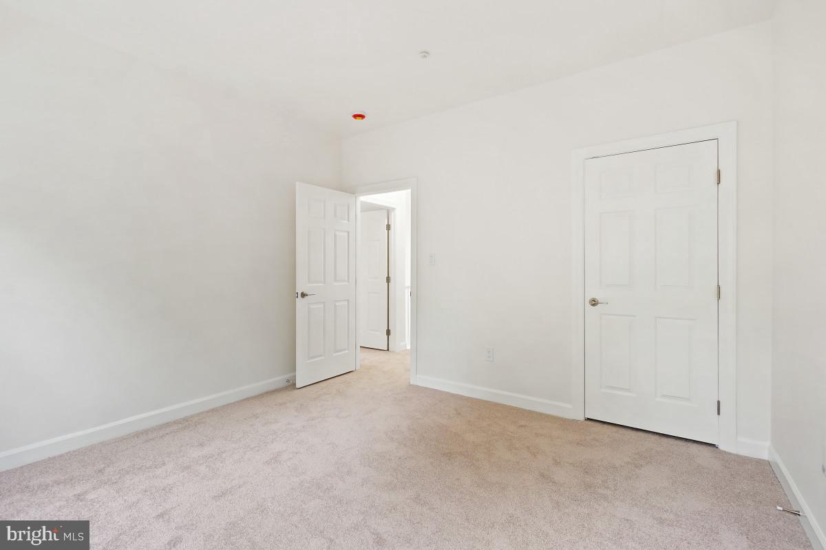 QUINCE ORCHARD PARK - Residential