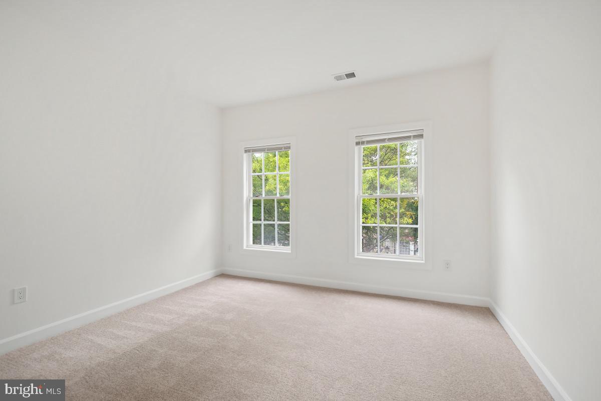 QUINCE ORCHARD PARK - Residential