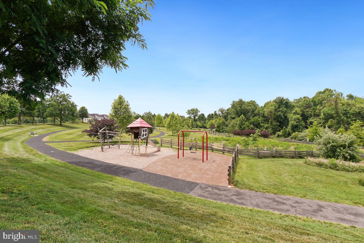 QUINCE ORCHARD PARK - Residential