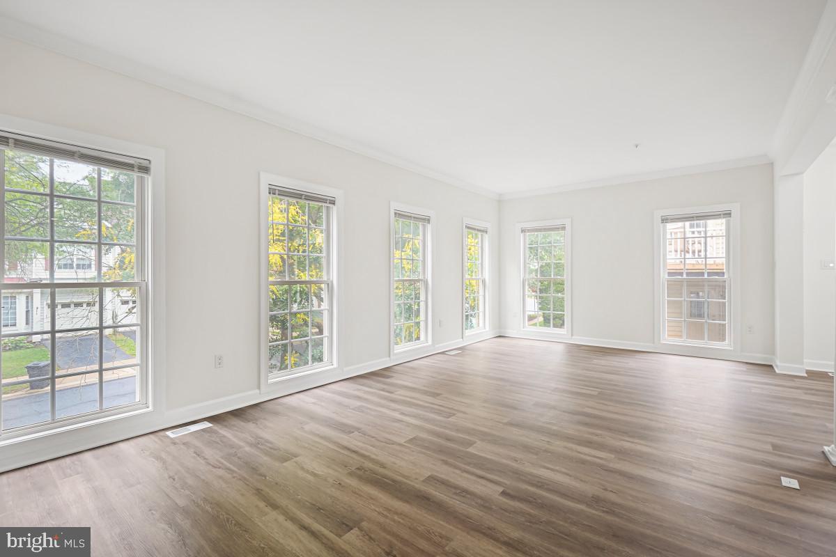 QUINCE ORCHARD PARK - Residential