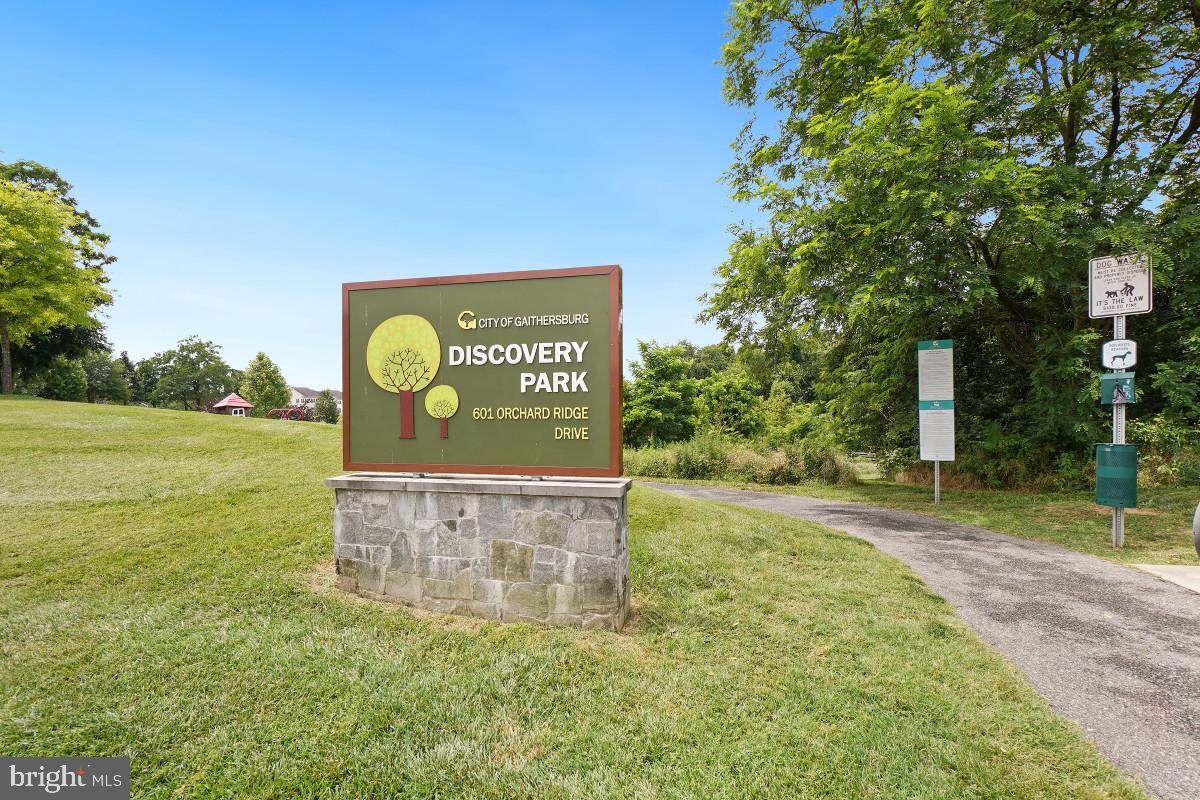 QUINCE ORCHARD PARK - Residential