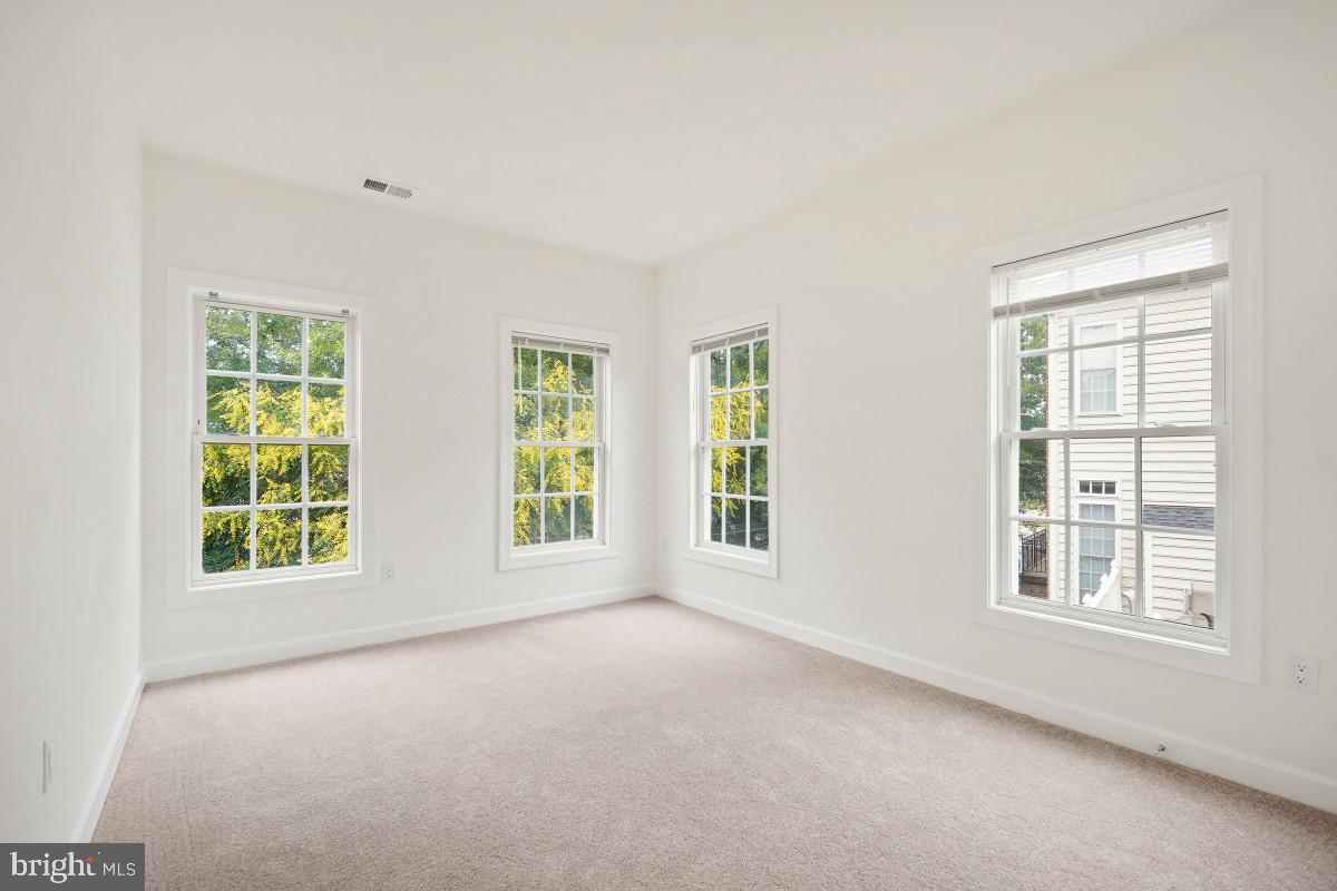 QUINCE ORCHARD PARK - Residential