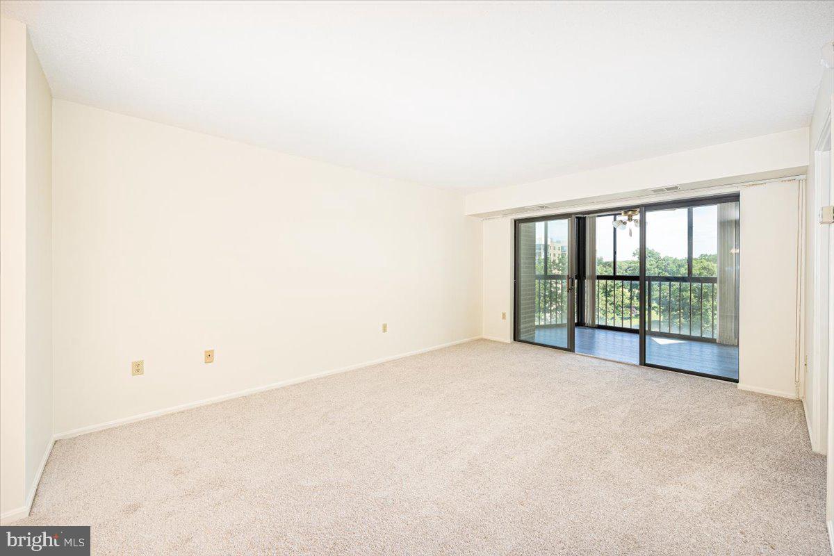 GREENS AT LEISURE WORLD - Residential
