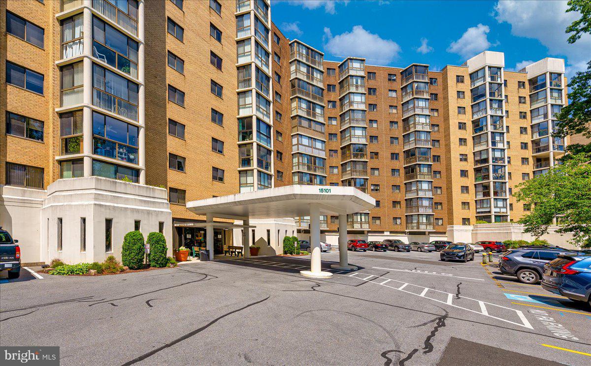 GREENS AT LEISURE WORLD - Residential