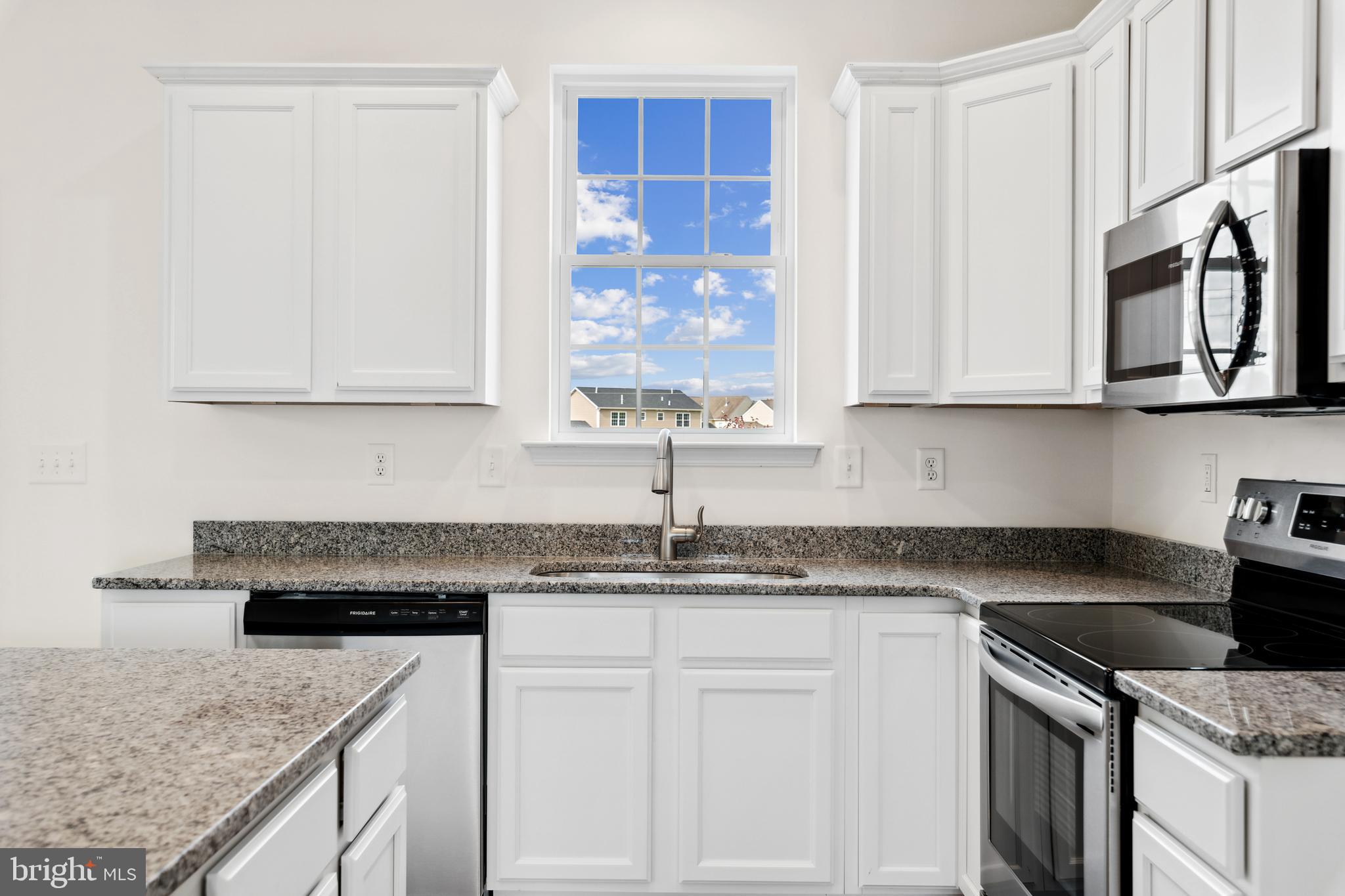 KINGS COURT AT BROWNSTONE - Residential