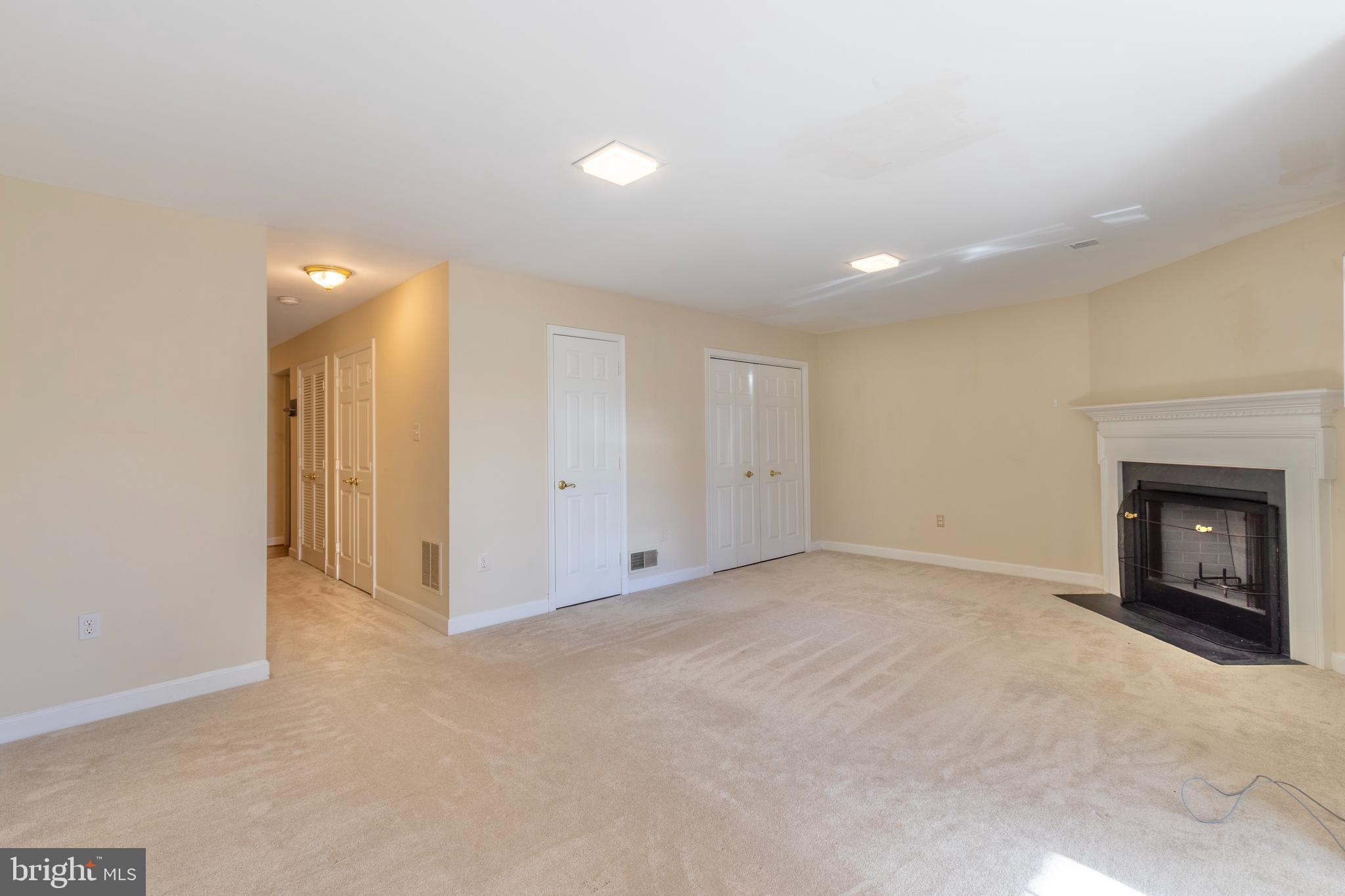 KINGSTOWNE - Residential Lease