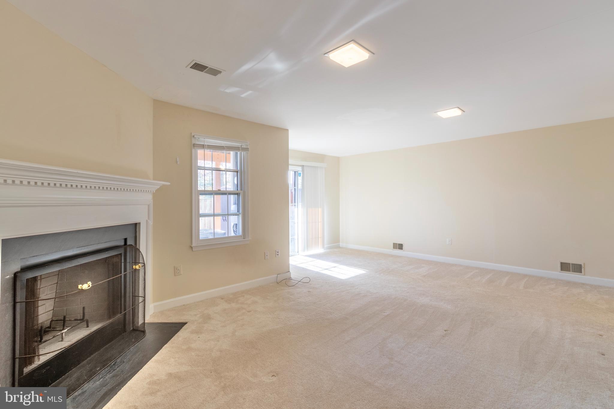KINGSTOWNE - Residential Lease