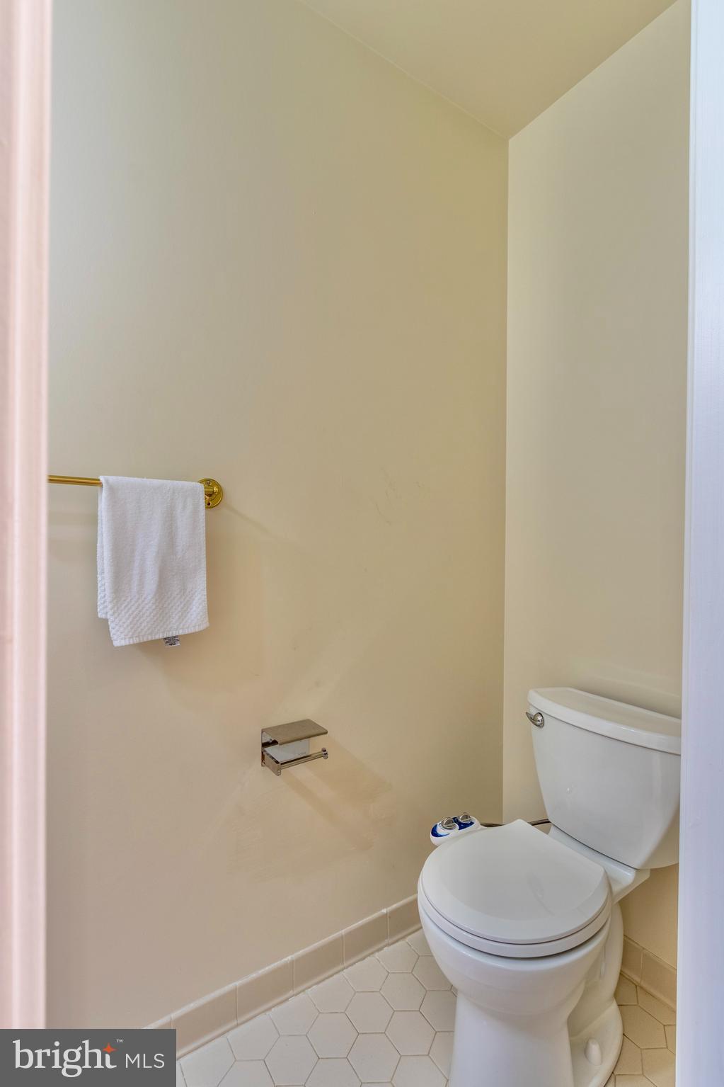 KINGSTOWNE - Residential Lease