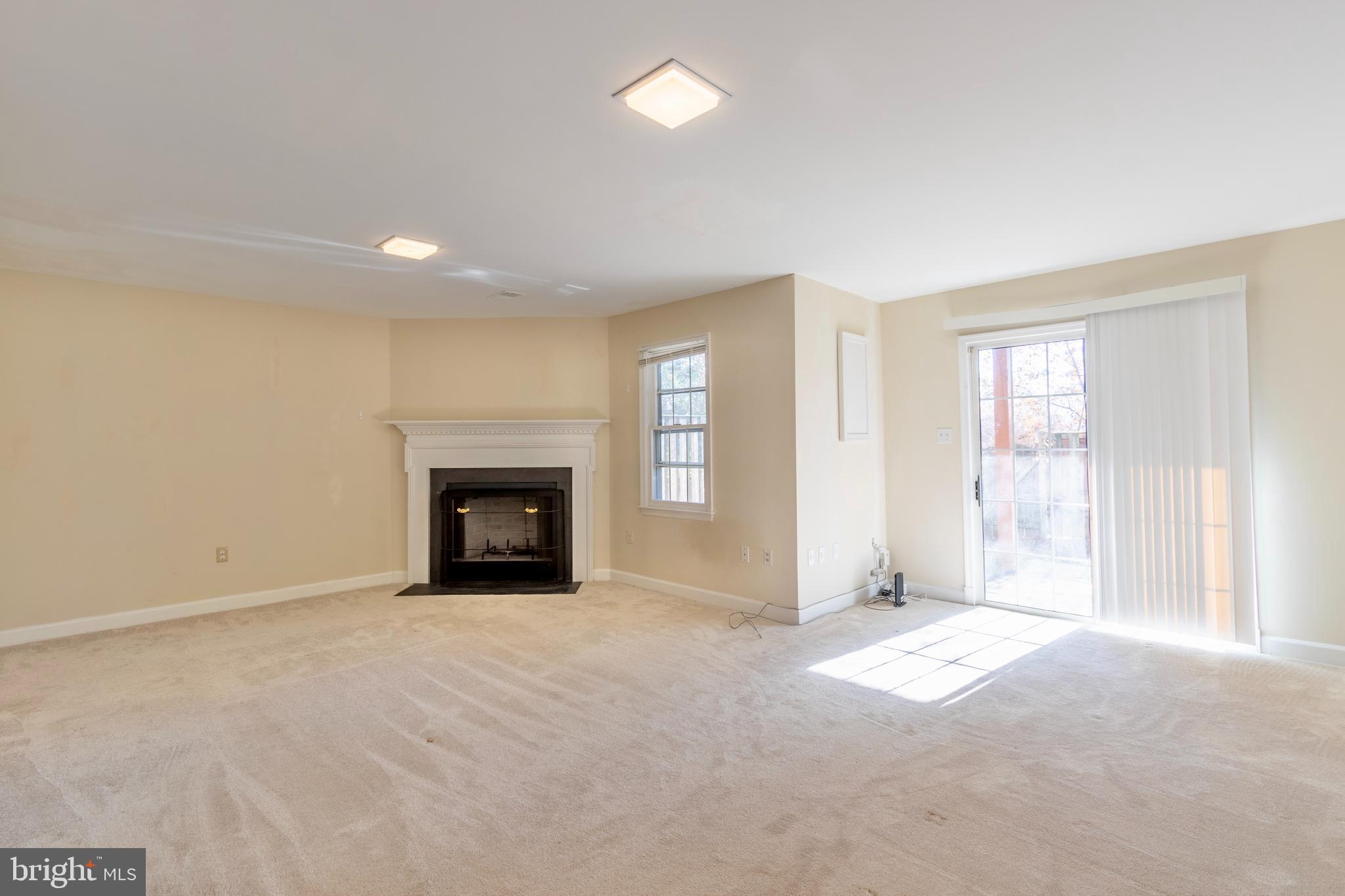 KINGSTOWNE - Residential Lease
