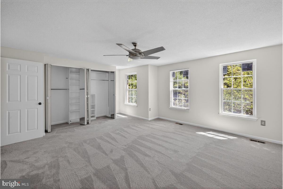 DUMONT OAKS - Residential