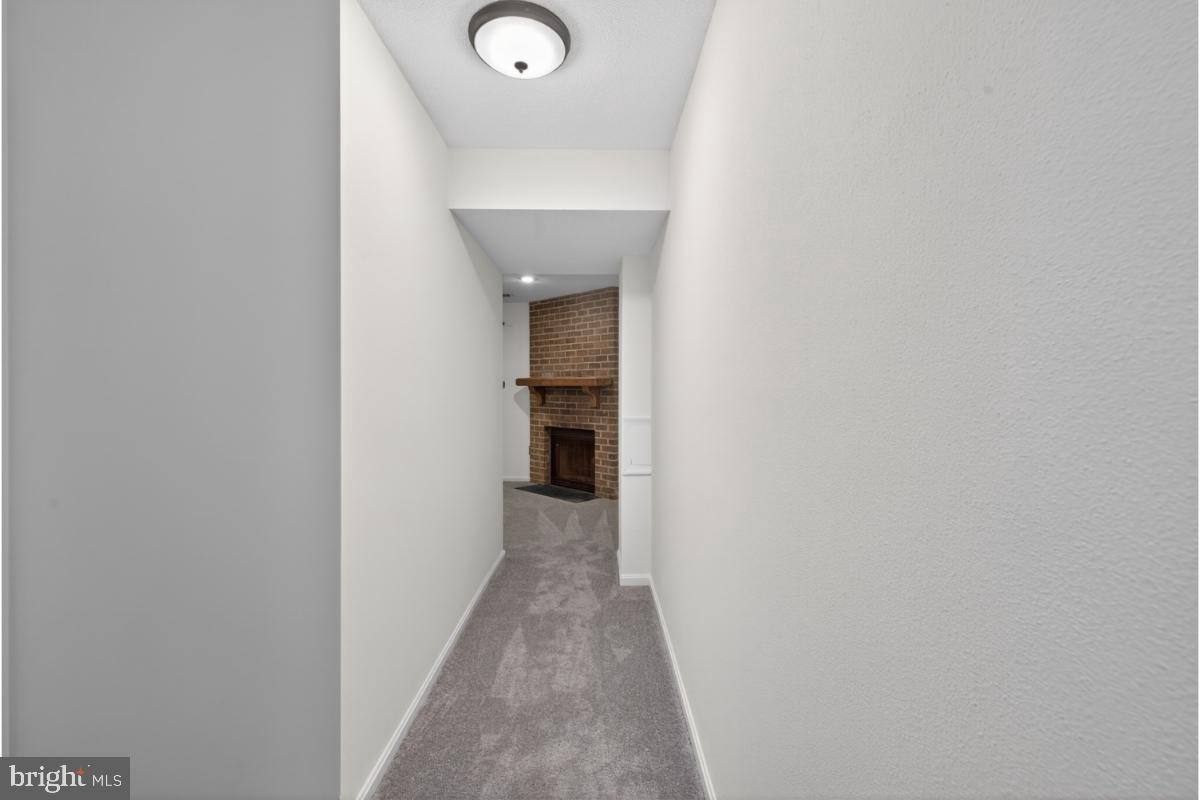 DUMONT OAKS - Residential