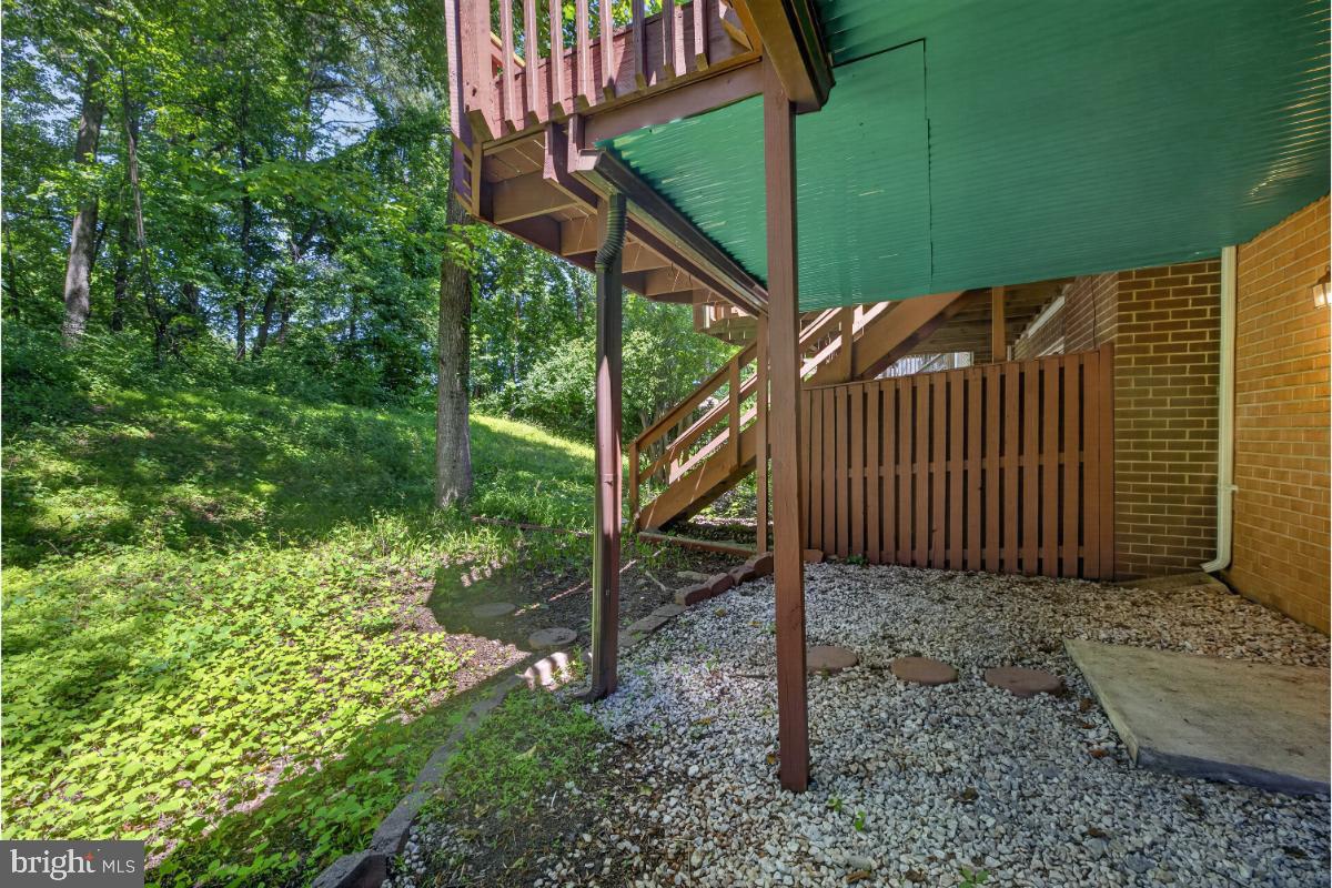 DUMONT OAKS - Residential