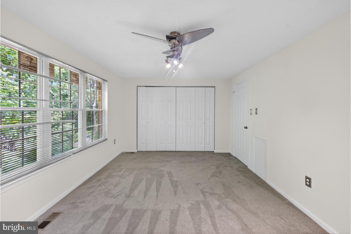 DUMONT OAKS - Residential