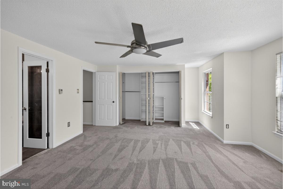 DUMONT OAKS - Residential