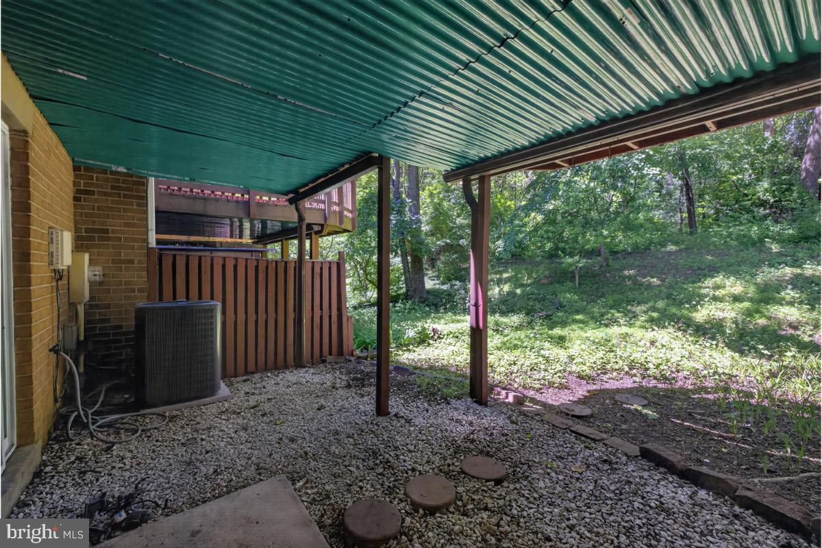 DUMONT OAKS - Residential