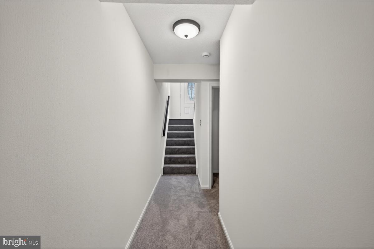 DUMONT OAKS - Residential