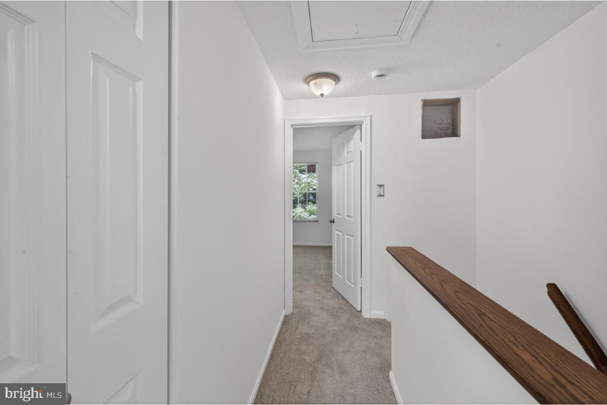 DUMONT OAKS - Residential