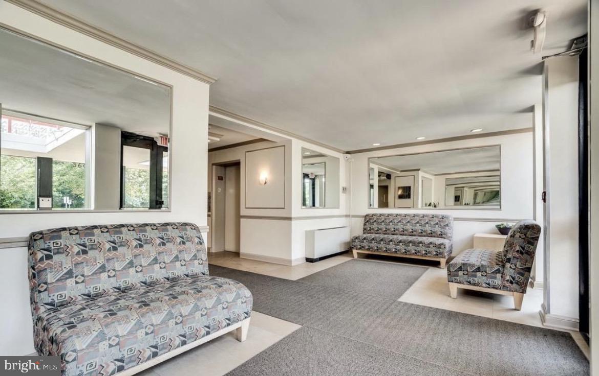 STRATTON HOUSE - Residential Lease