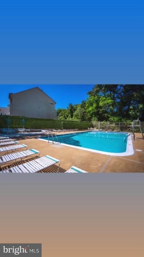 STRATTON HOUSE - Residential Lease