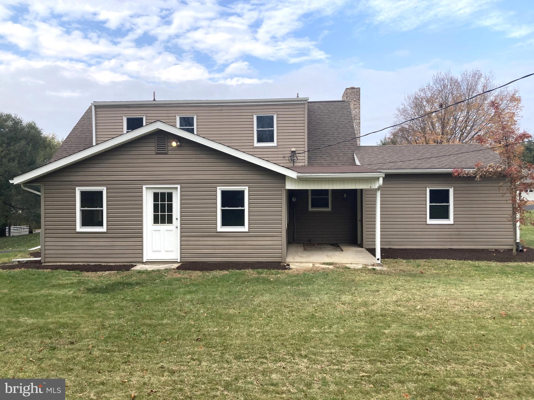 CENTER SQUARE MANOR - Residential