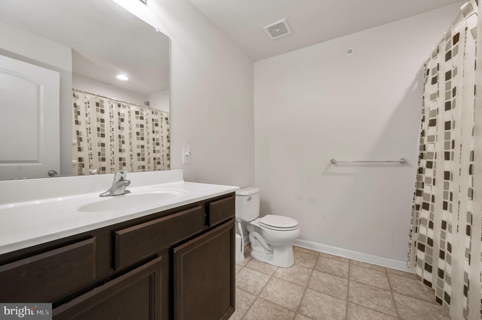 HANOVER SQUARE - Residential