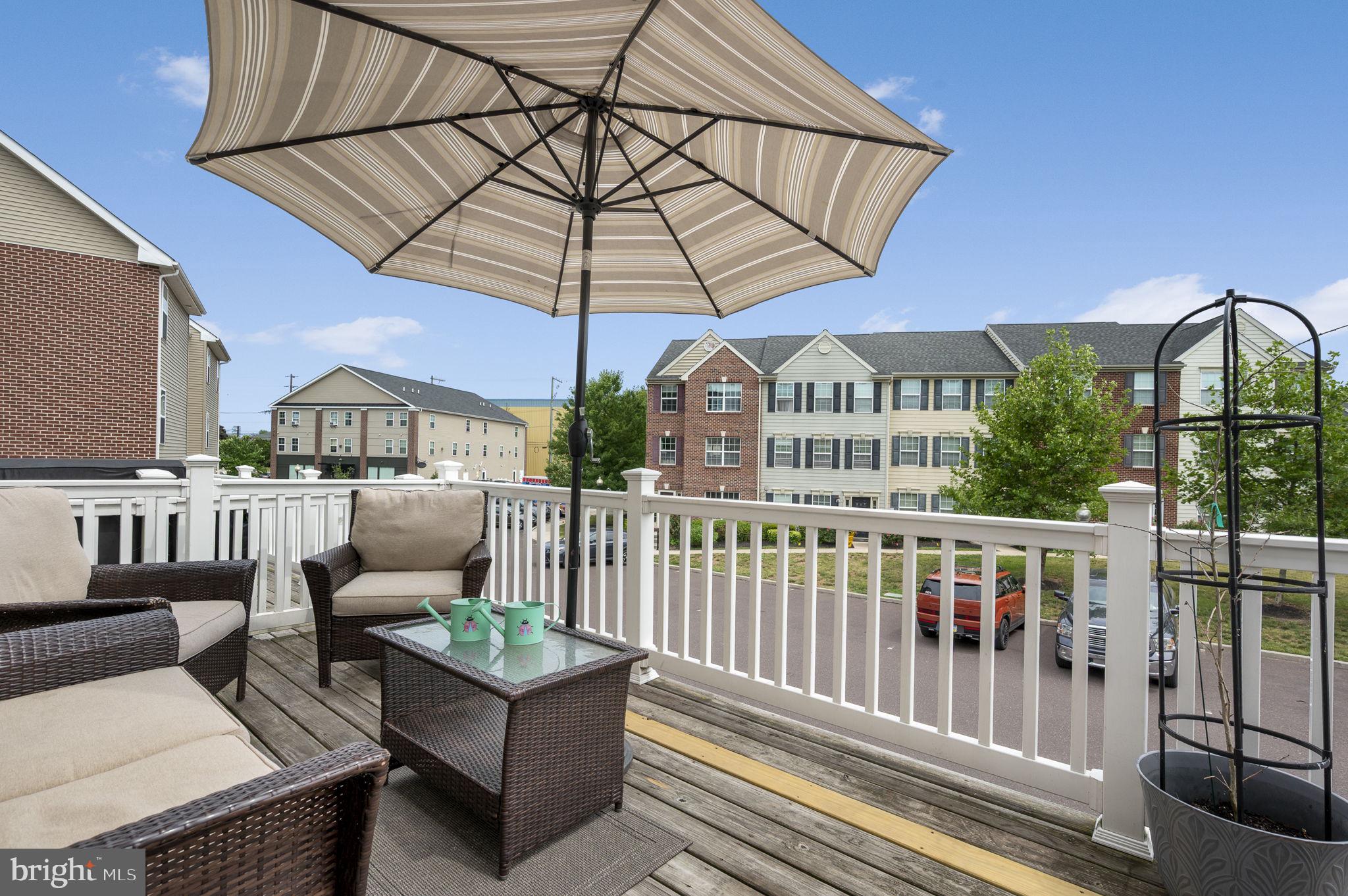 HANOVER SQUARE - Residential
