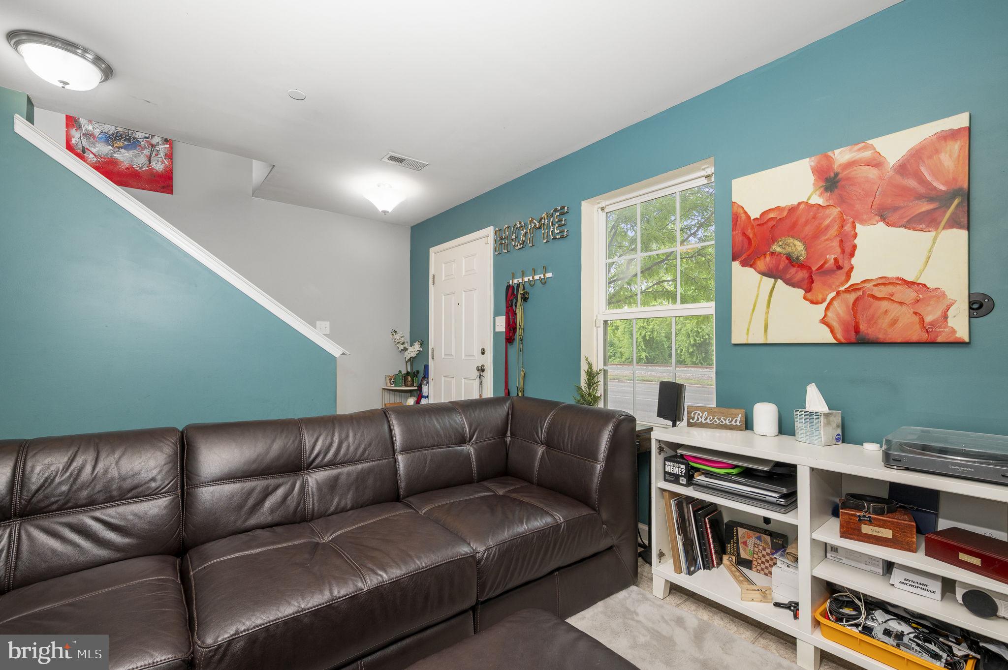 HANOVER SQUARE - Residential