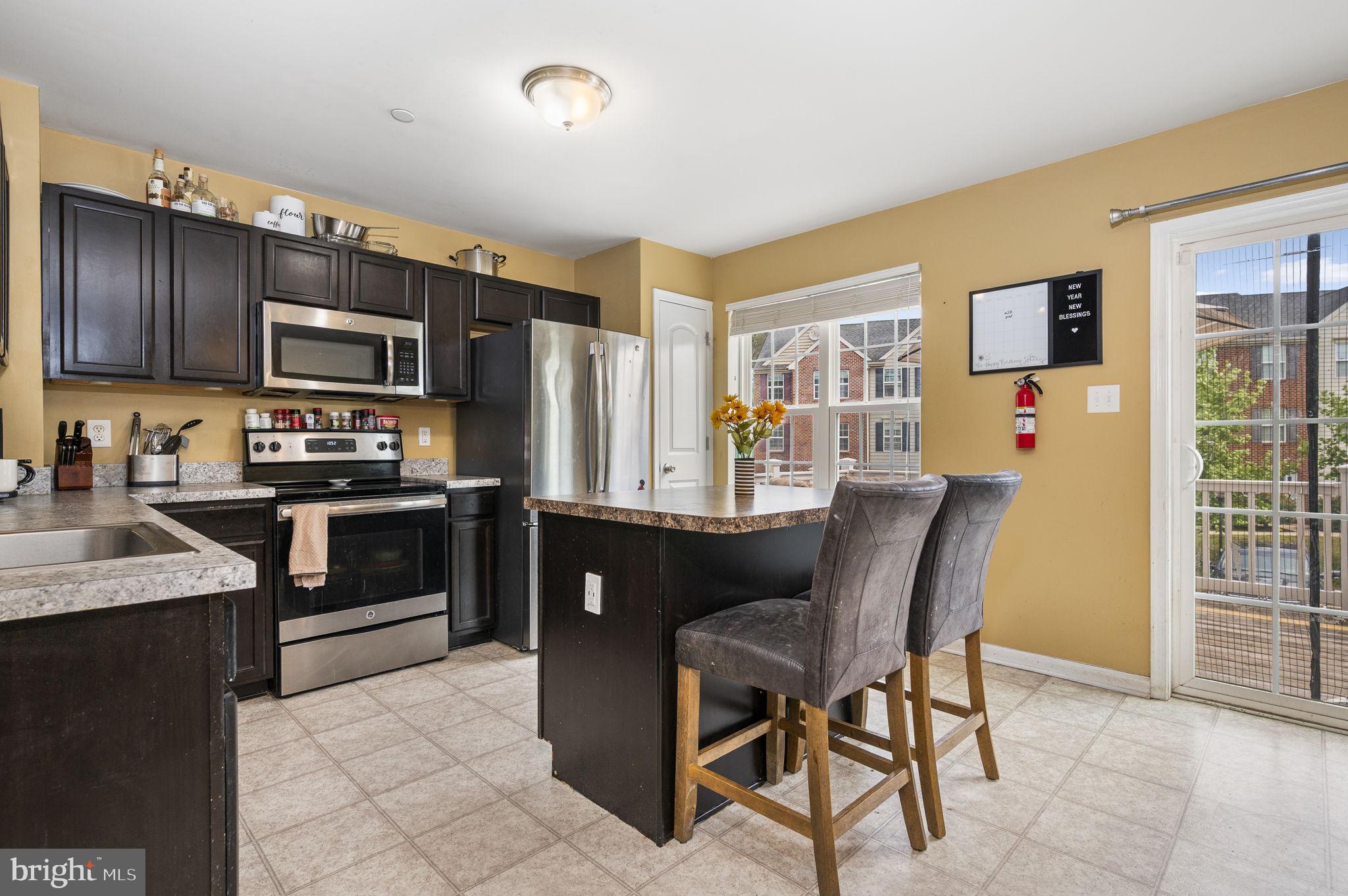 HANOVER SQUARE - Residential